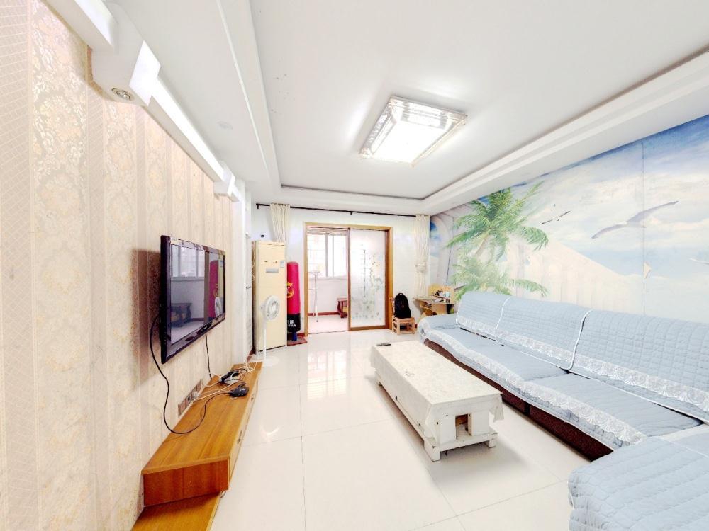 兴发花苑 3室2厅2卫 136m&sup2;