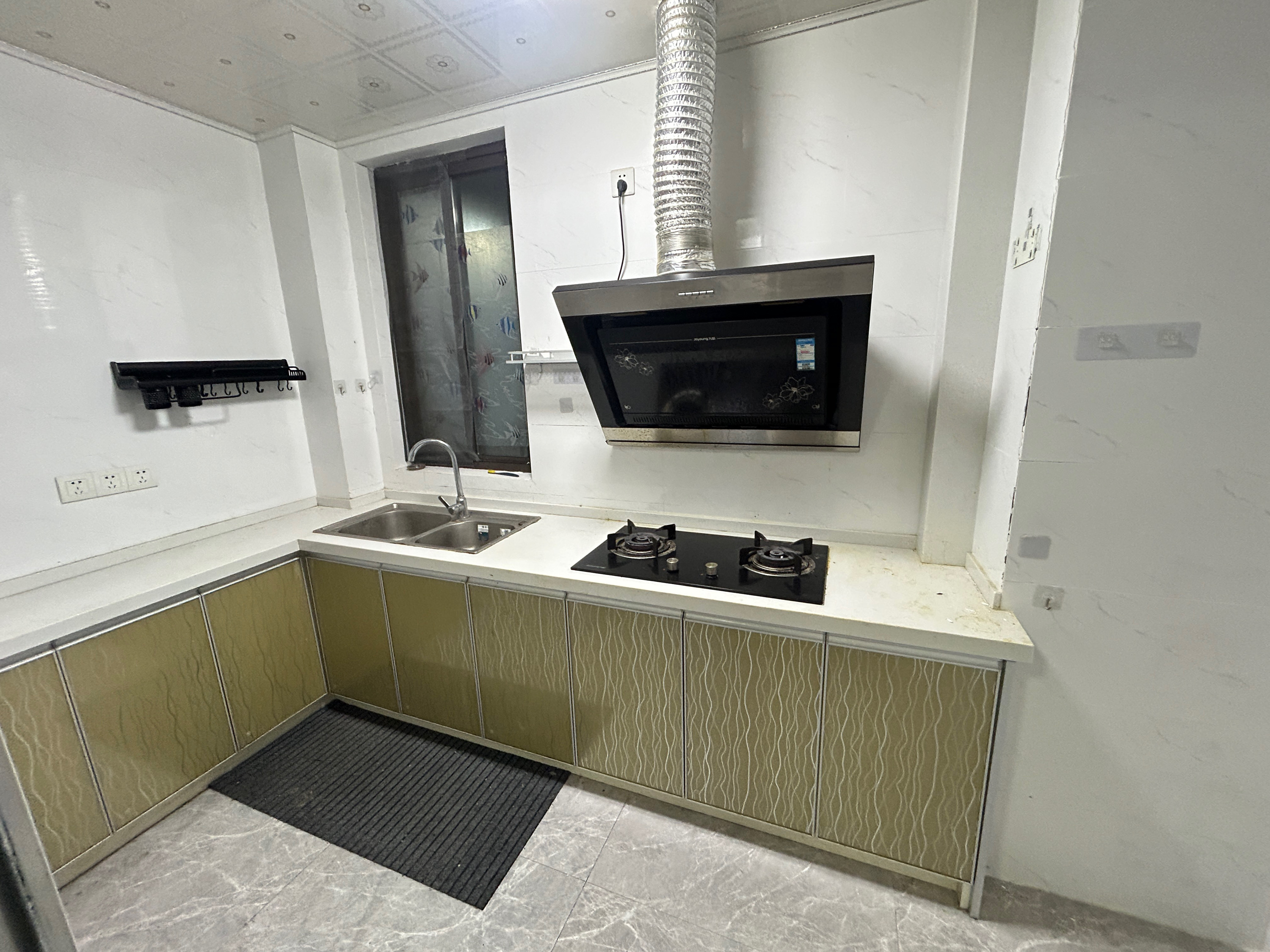皇家花园北区 3室2厅1卫 108.84m&sup2;