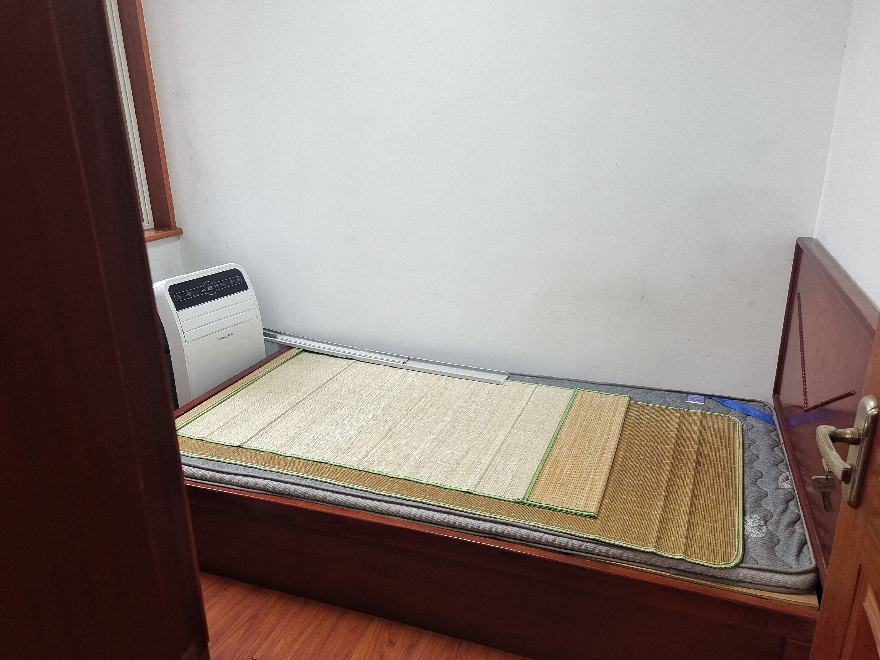 秦灶新村北区 3室2厅1卫 132m&sup2;