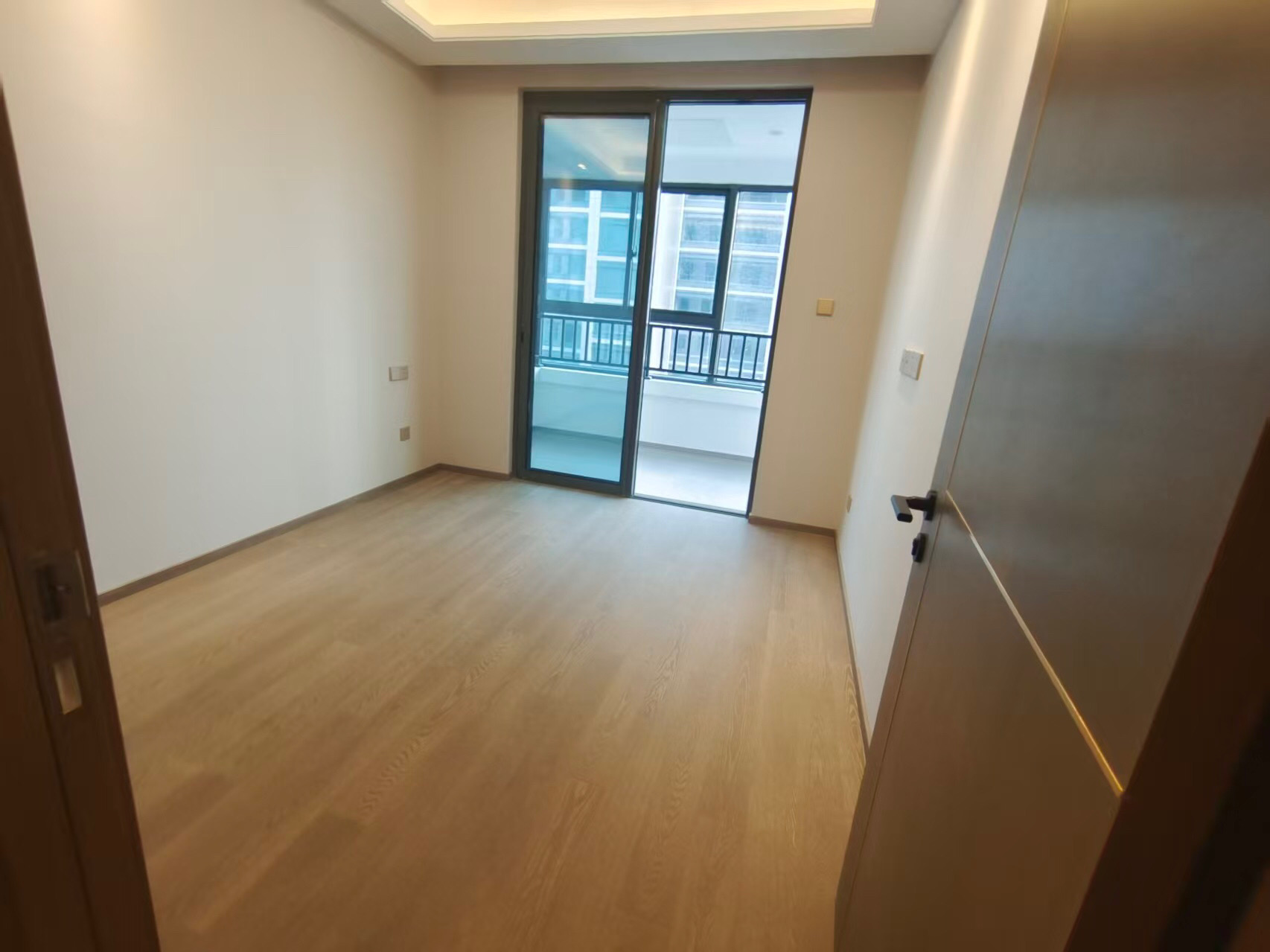 炜赋龙腾华府 3室2厅1卫 103m&sup2;