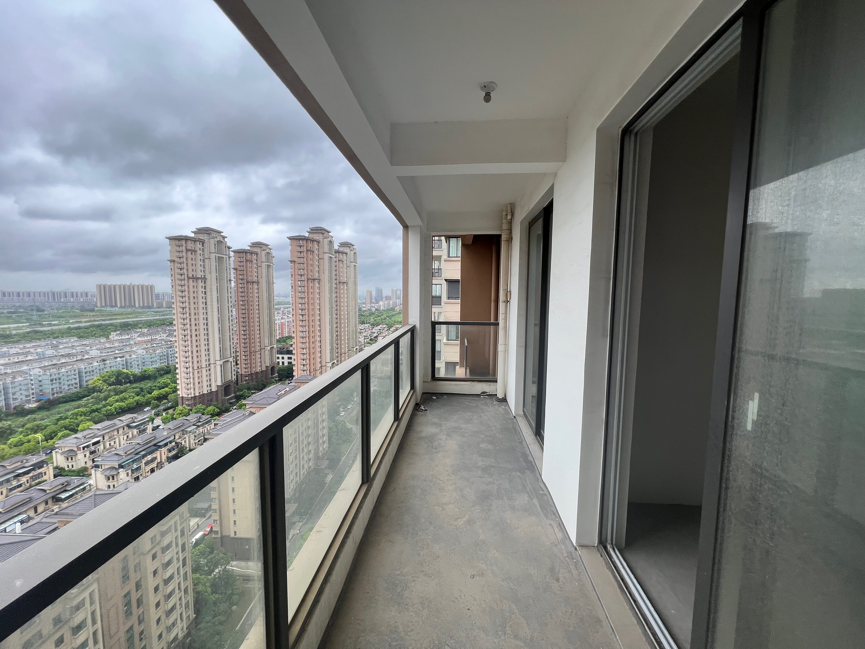湖滨华庭 3室2厅2卫 120.00m&sup2;