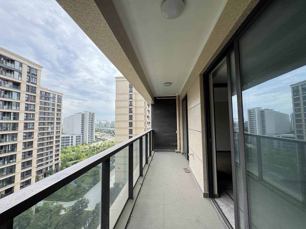 绿城沁园 3室2厅2卫 133m&sup2;