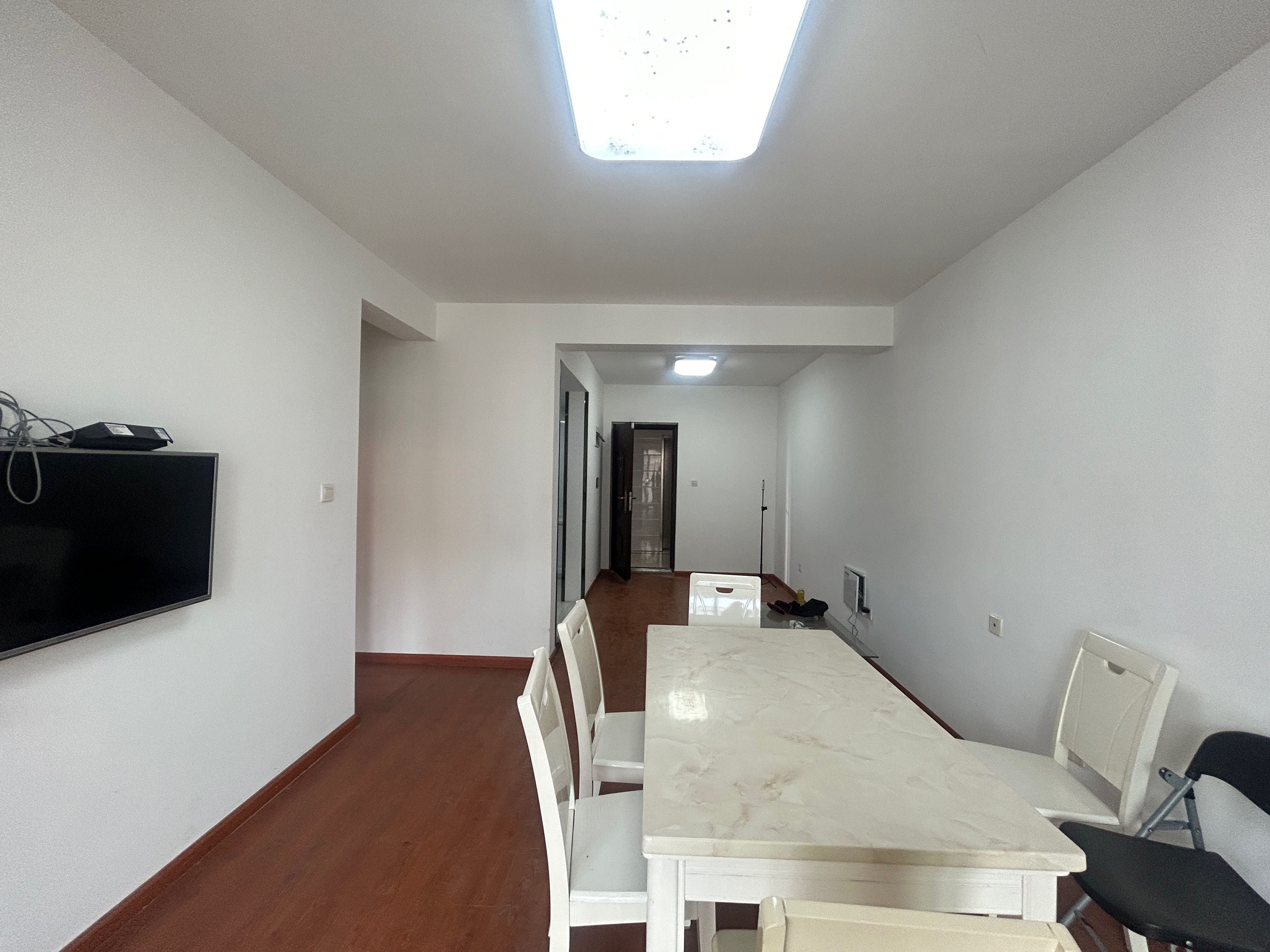 皇家花园北区 3室2厅1卫 97m²