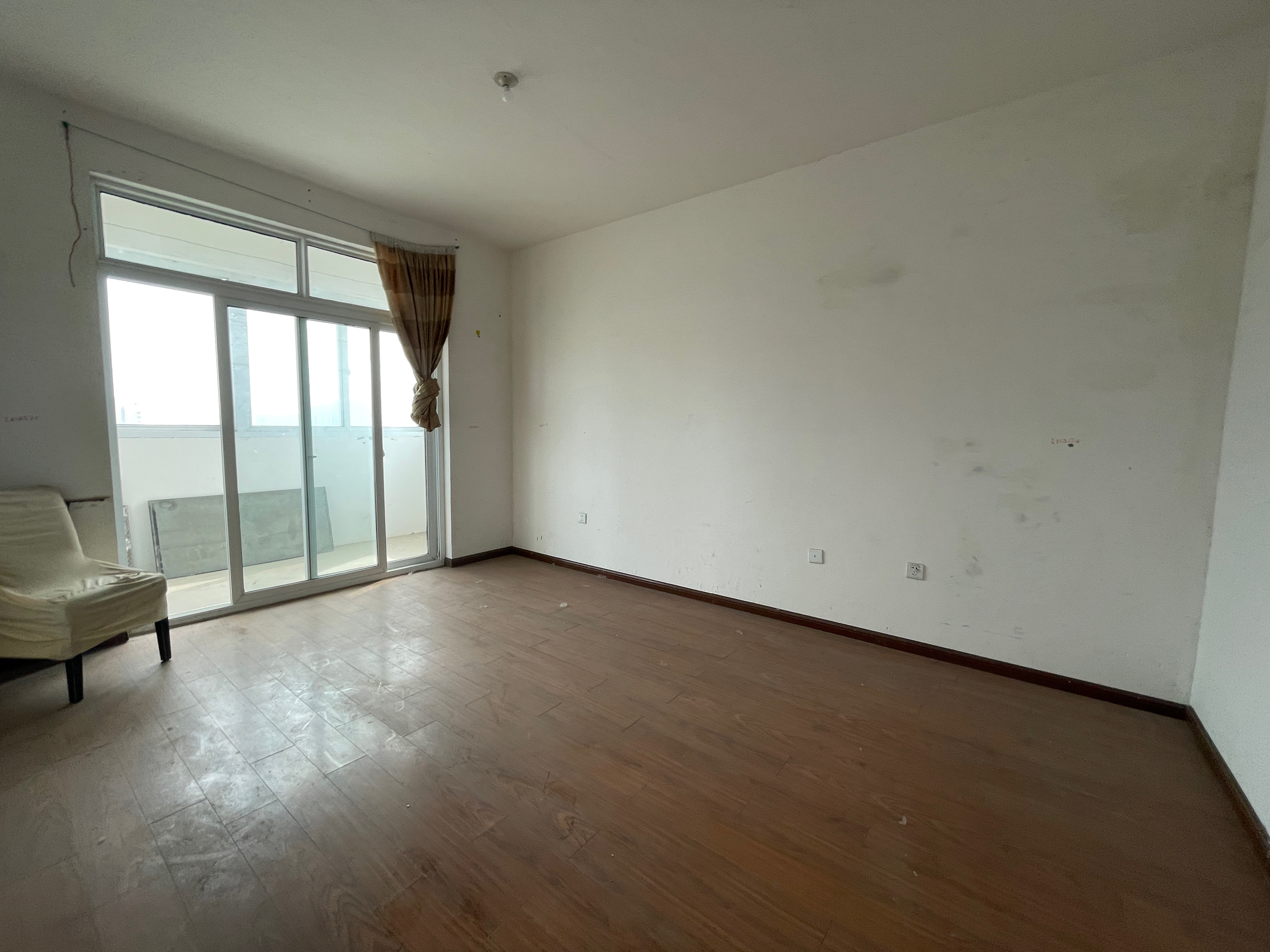 天霞苑 3室2厅1卫 108m&sup2;