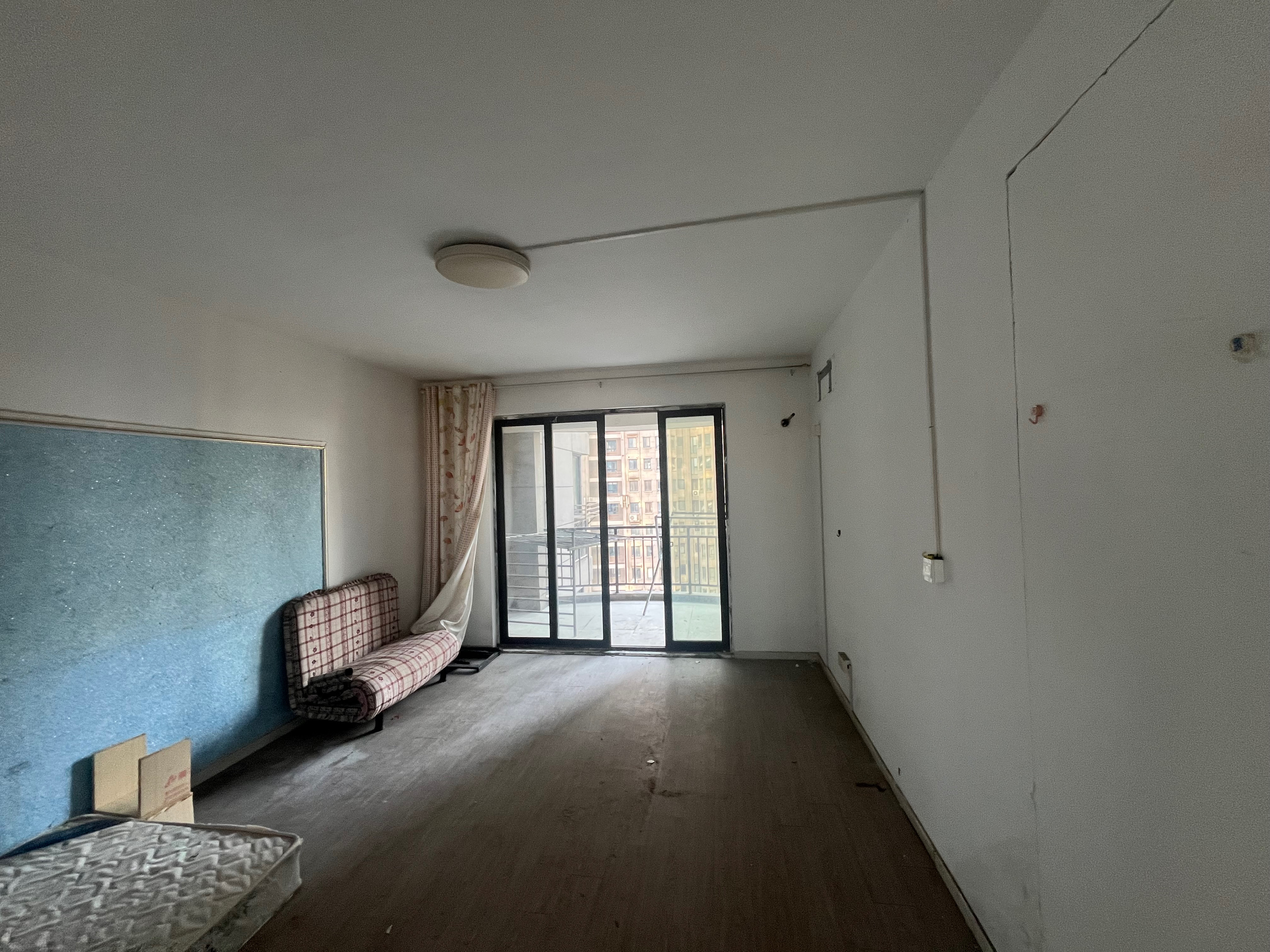 意邦绿墅湾 6室1厅2卫 141.81m²