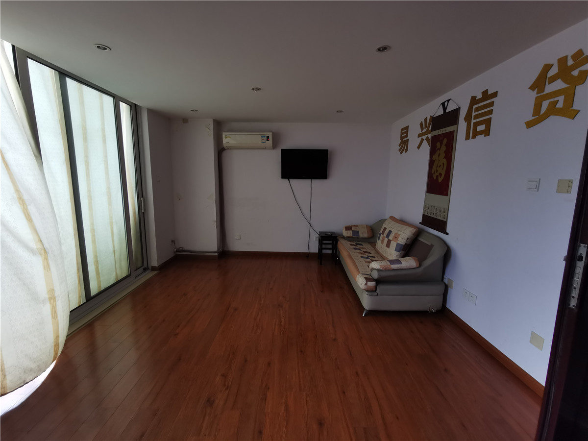 金海岸国际广场 3室2厅1卫 61m²