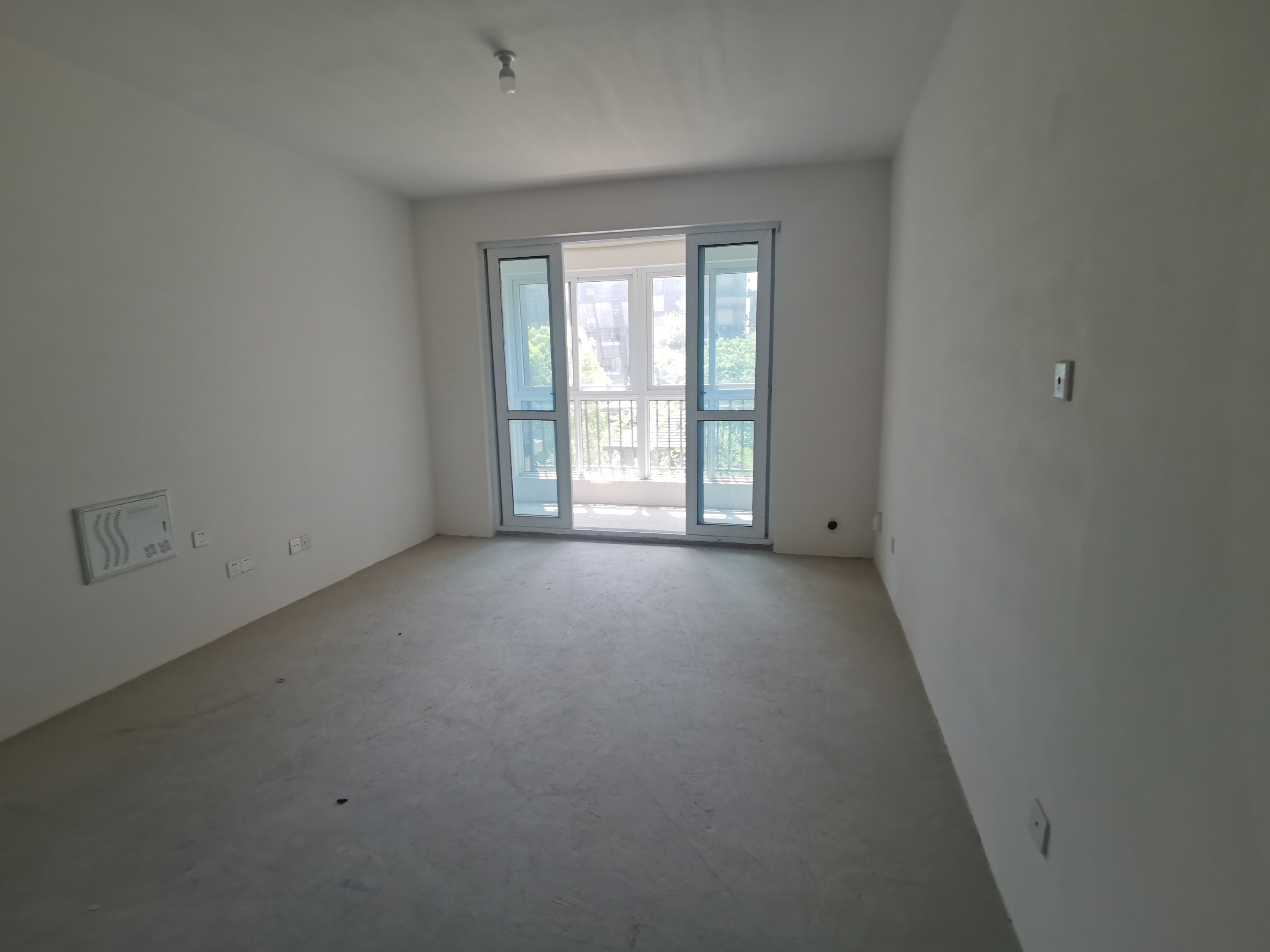 江畔花苑 3室2厅2卫 138m&sup2;