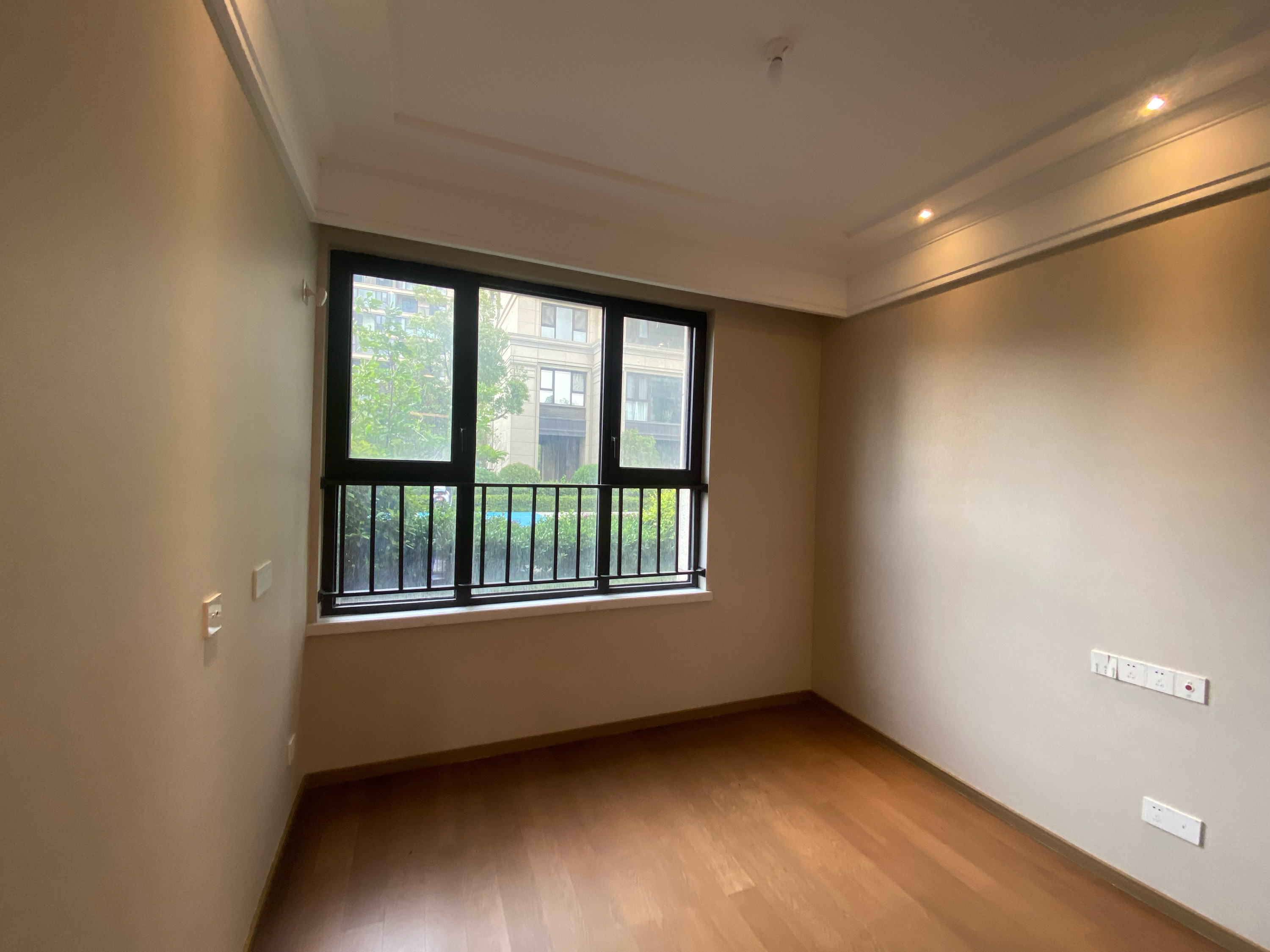 绿城蘭园 3室2厅2卫 156m&sup2;