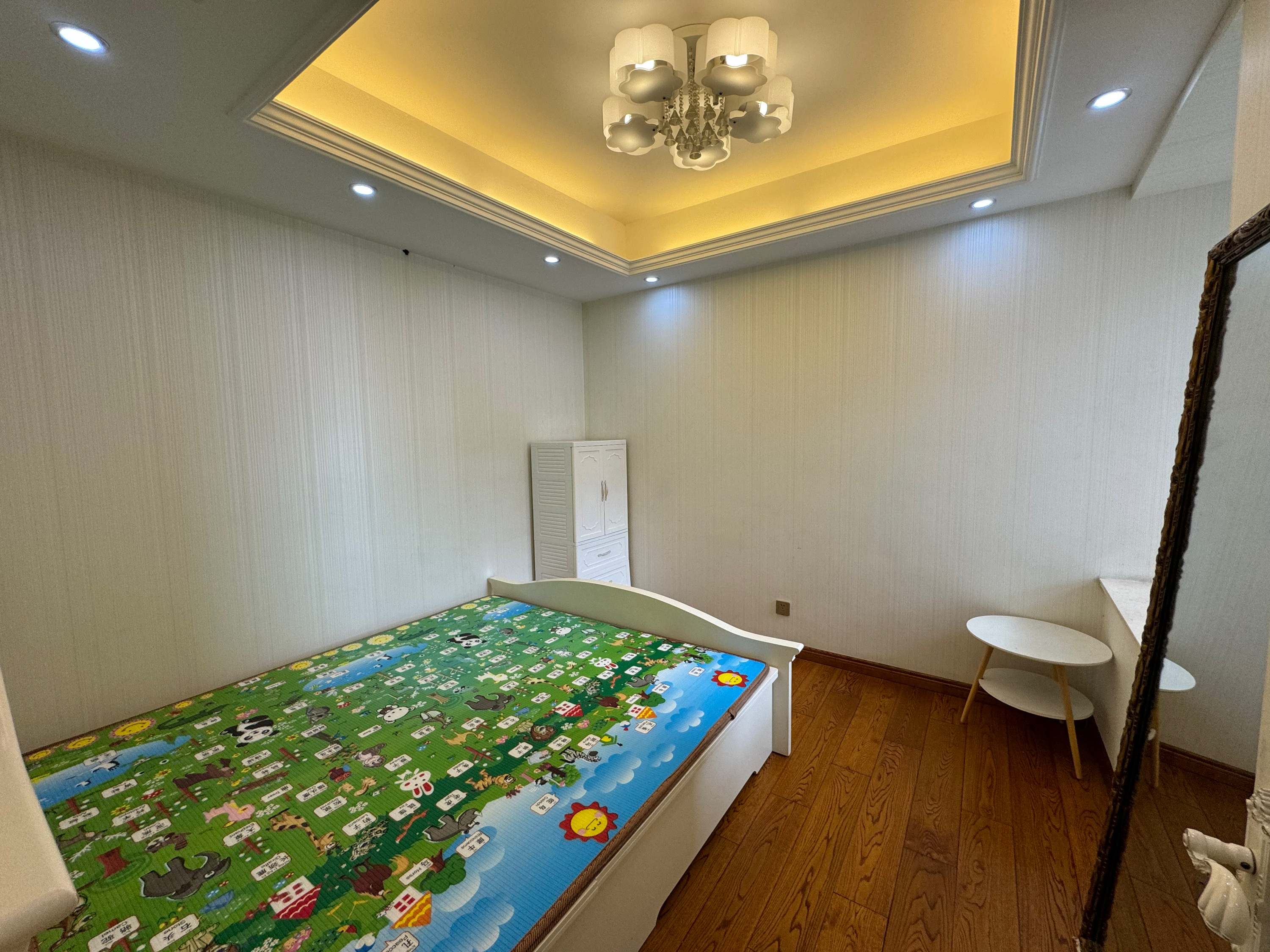 华强城一期 3室2厅1卫 123.00m&sup2;
