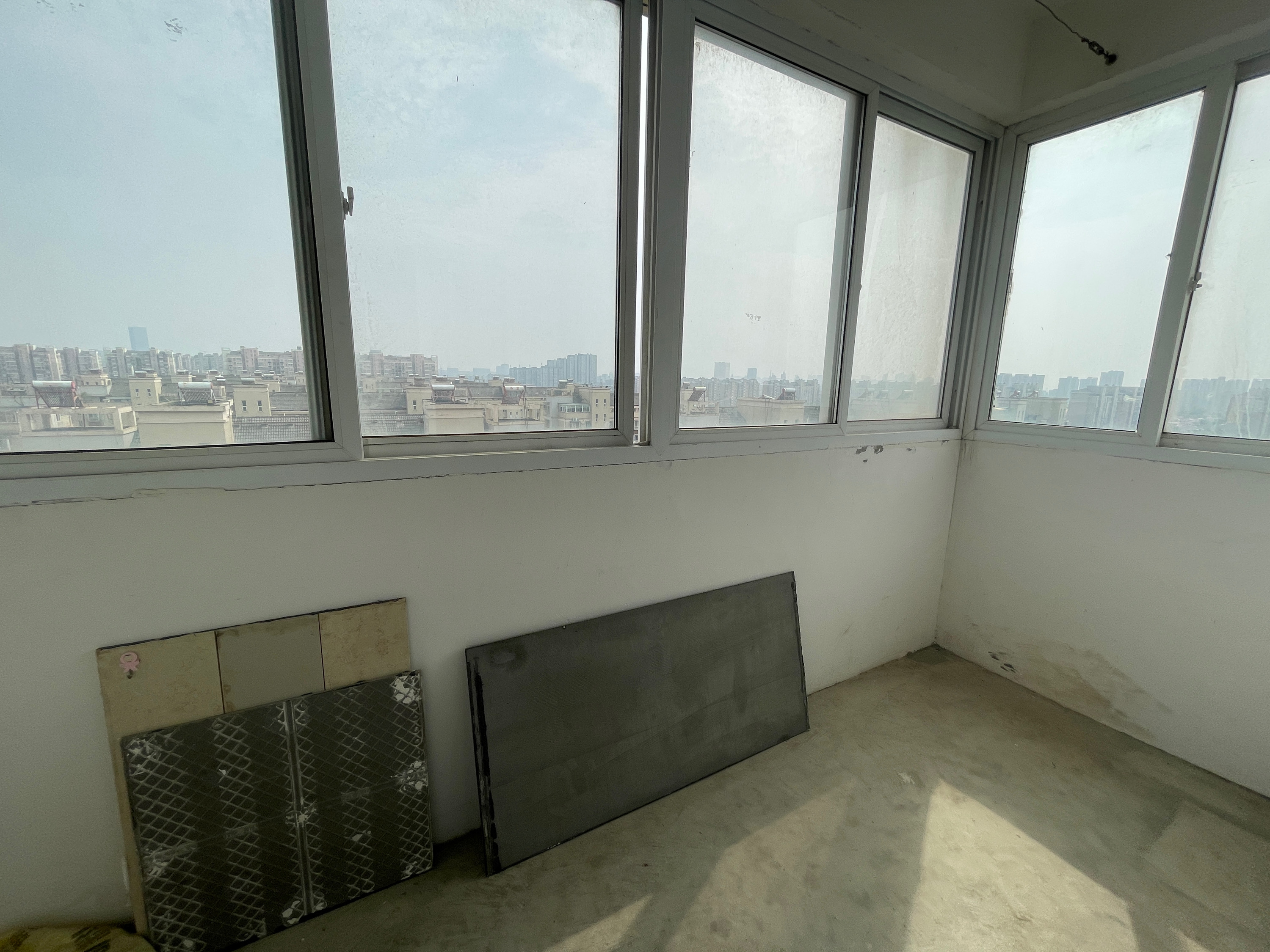 天霞苑 3室2厅1卫 108m&sup2;