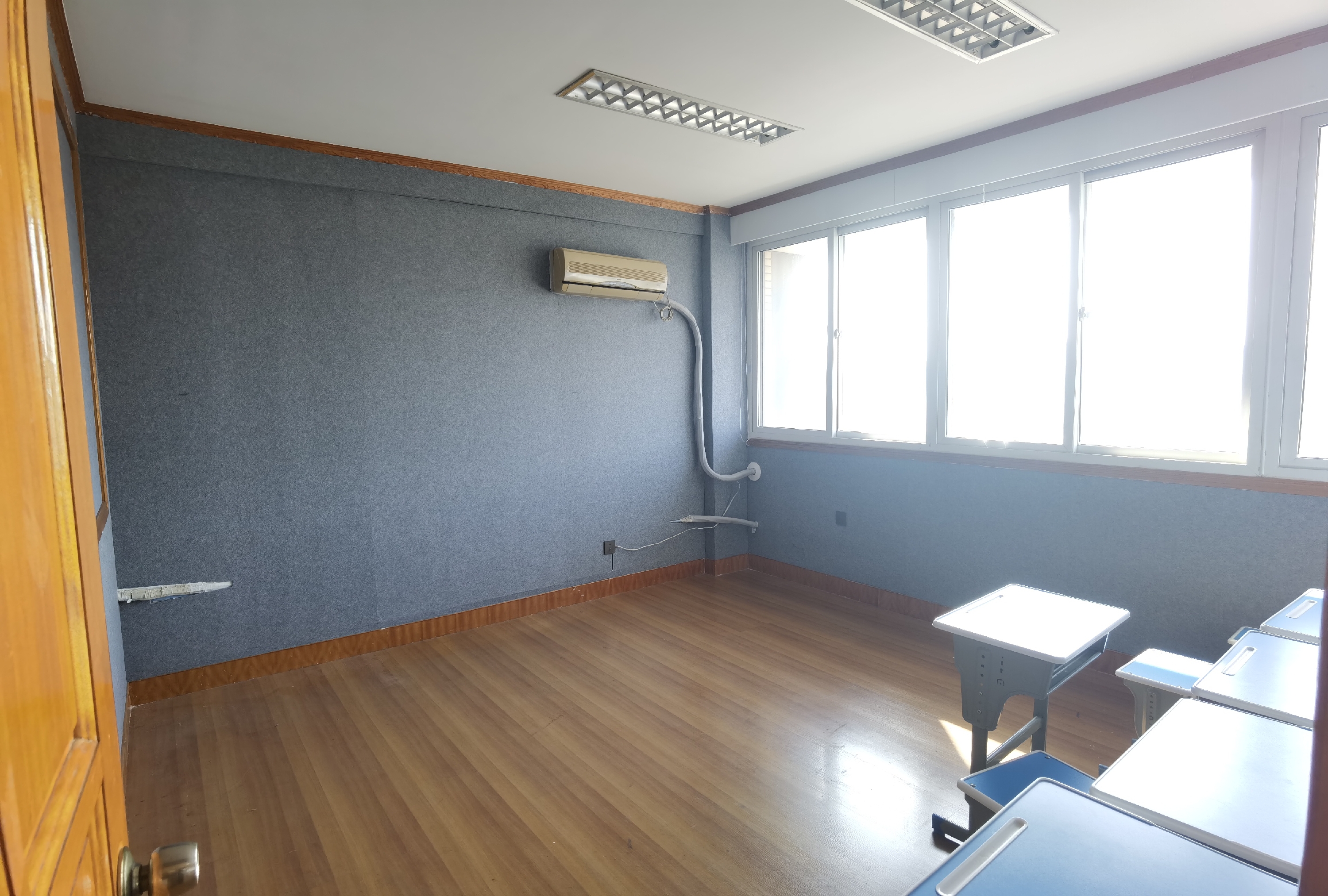 天鑫大厦 5室2厅1卫 143.00m&sup2;