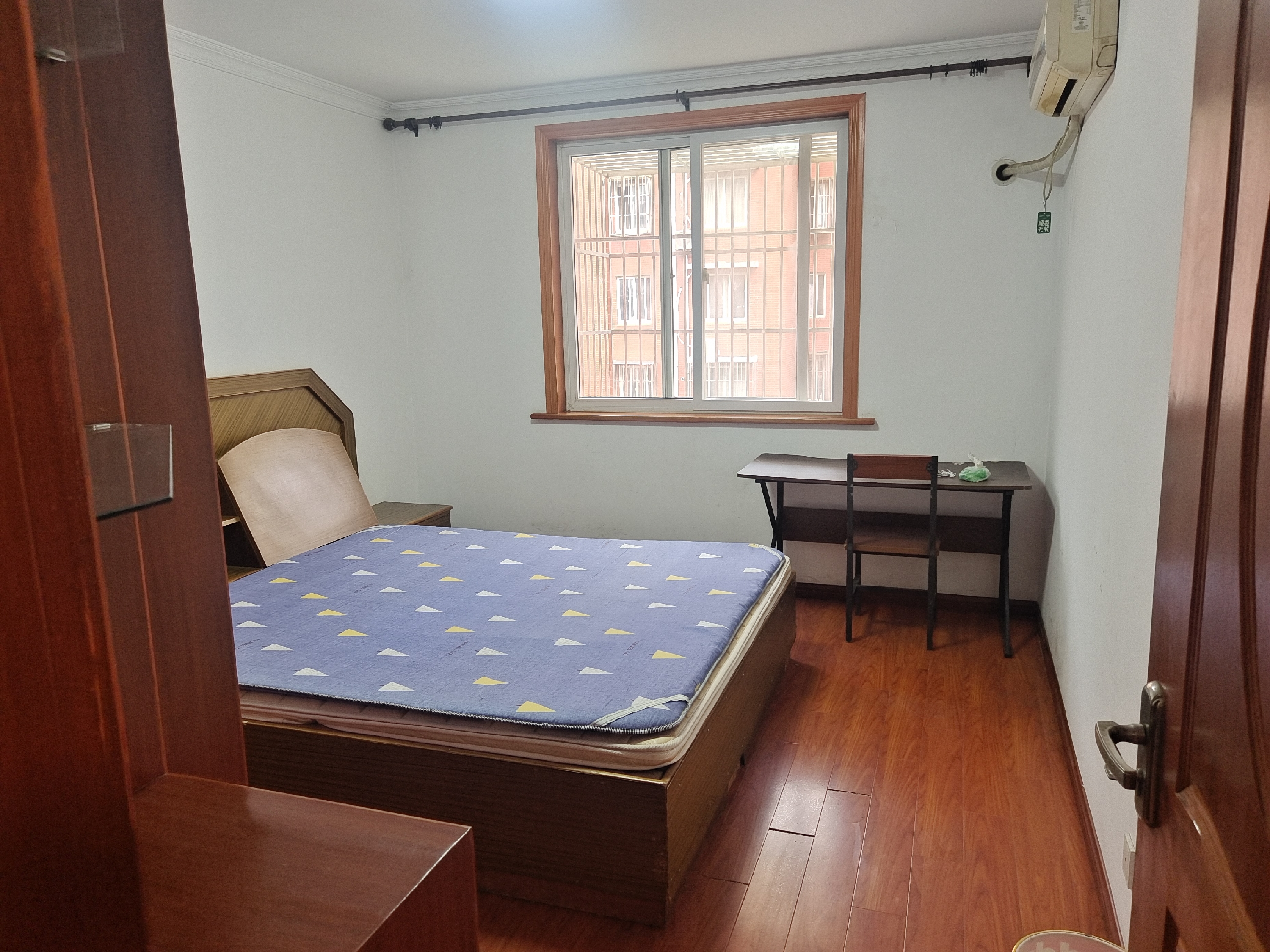 秦灶新村北区 3室2厅1卫 132m&sup2;