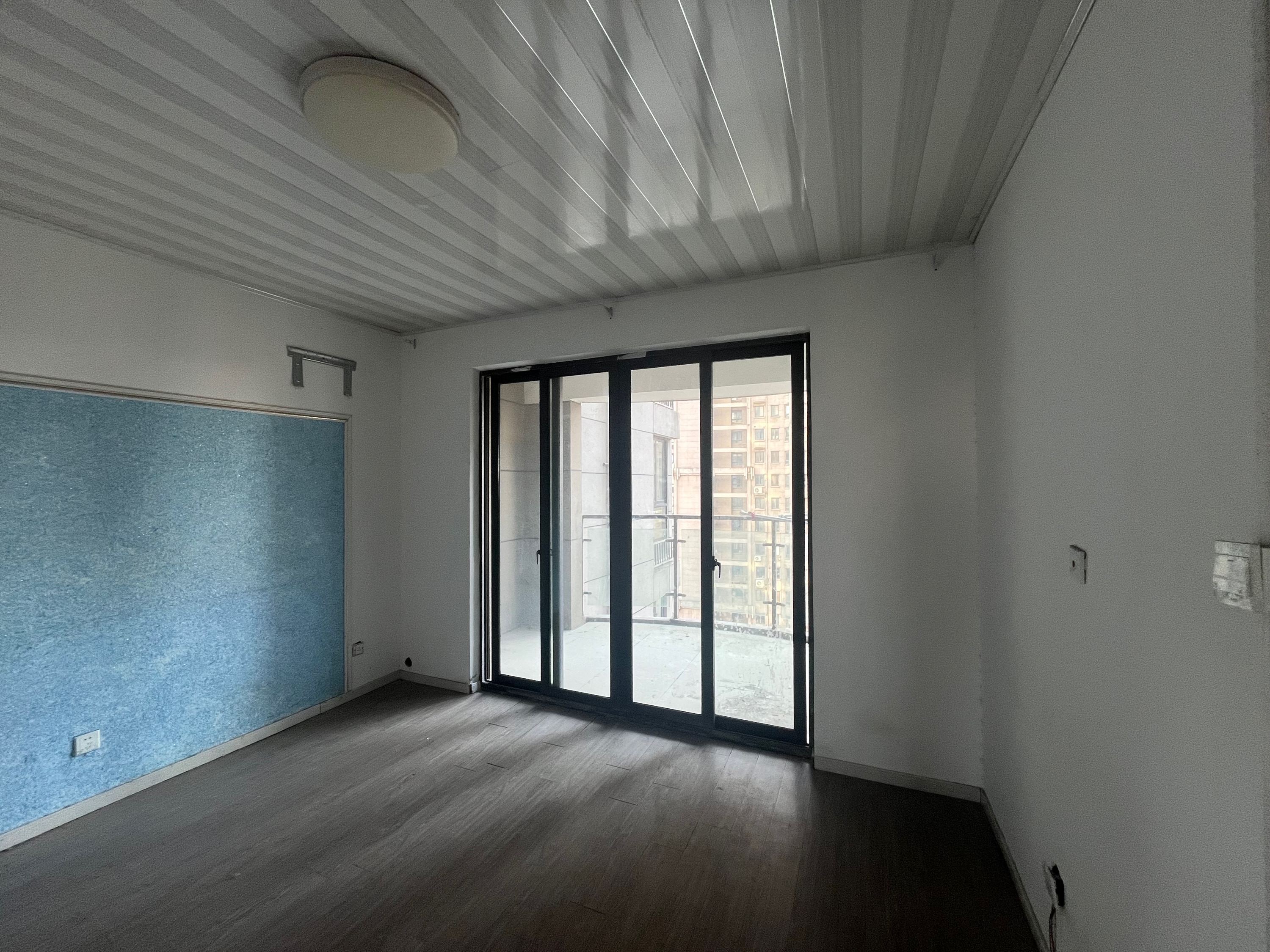 意邦绿墅湾 6室1厅2卫 141.81m²