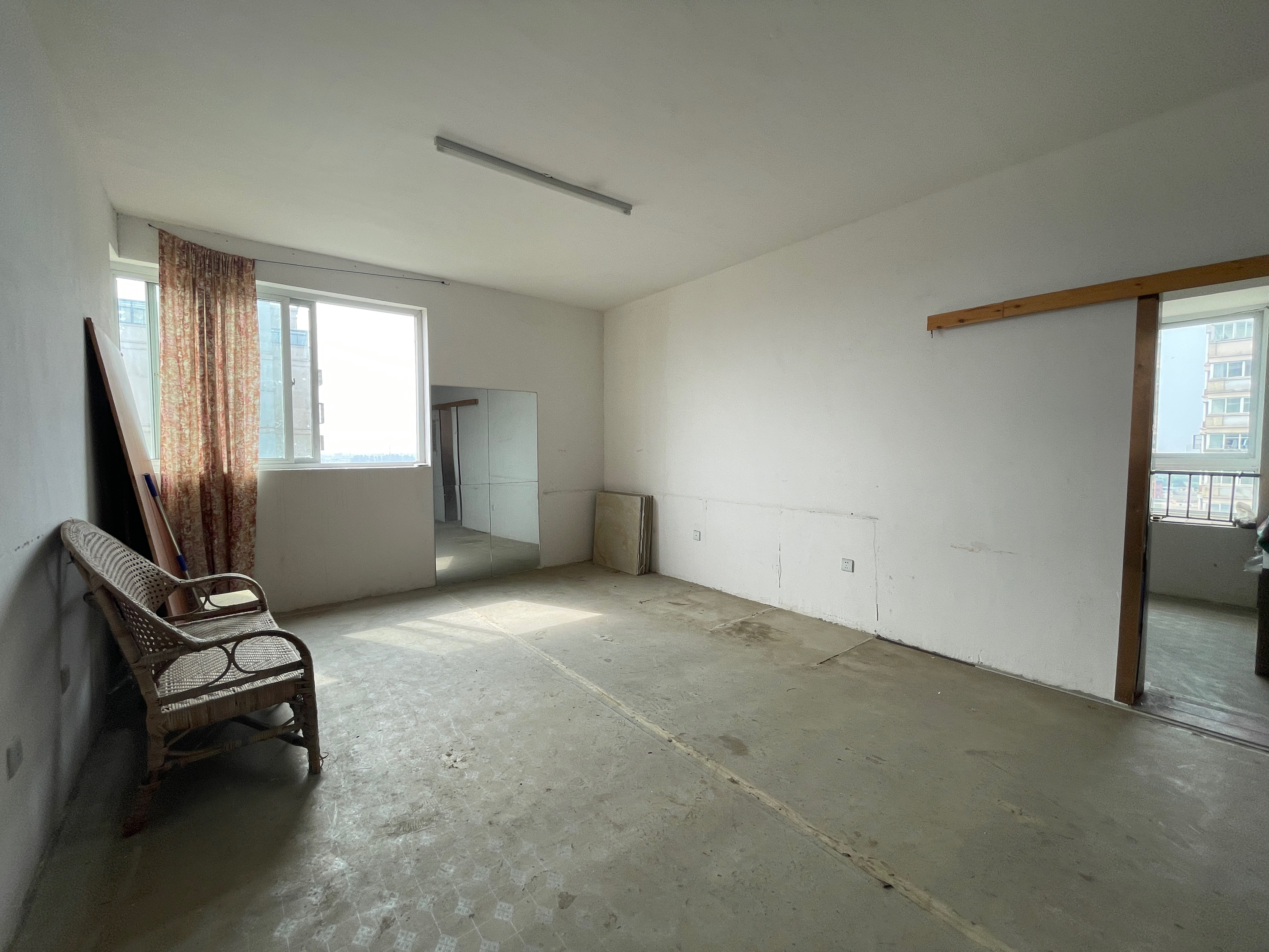 天霞苑 3室2厅1卫 108m&sup2;