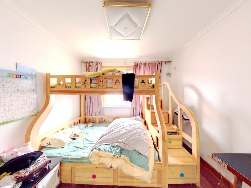 兴隆花苑 4室2厅1卫 137m&sup2;