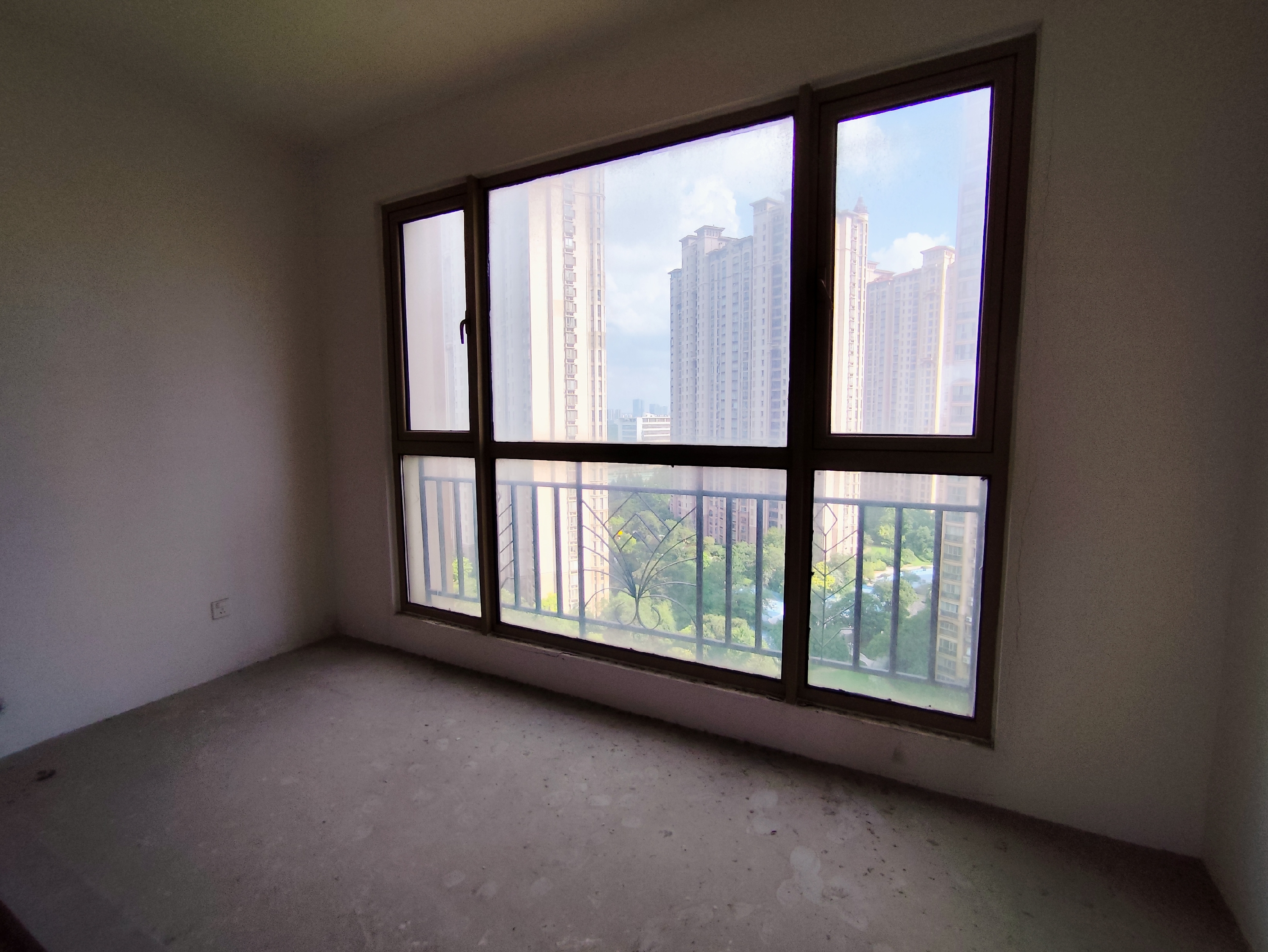 中南世纪花城一期 3室2厅2卫 135.48m&sup2;
