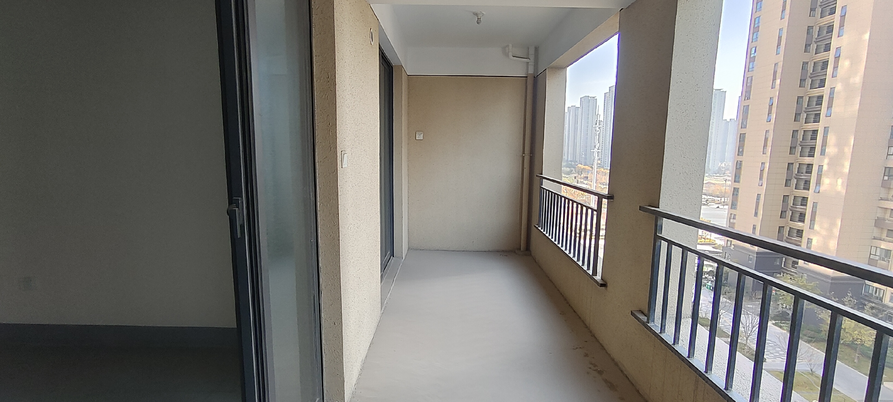 翠园 3室2厅2卫 106m&sup2;