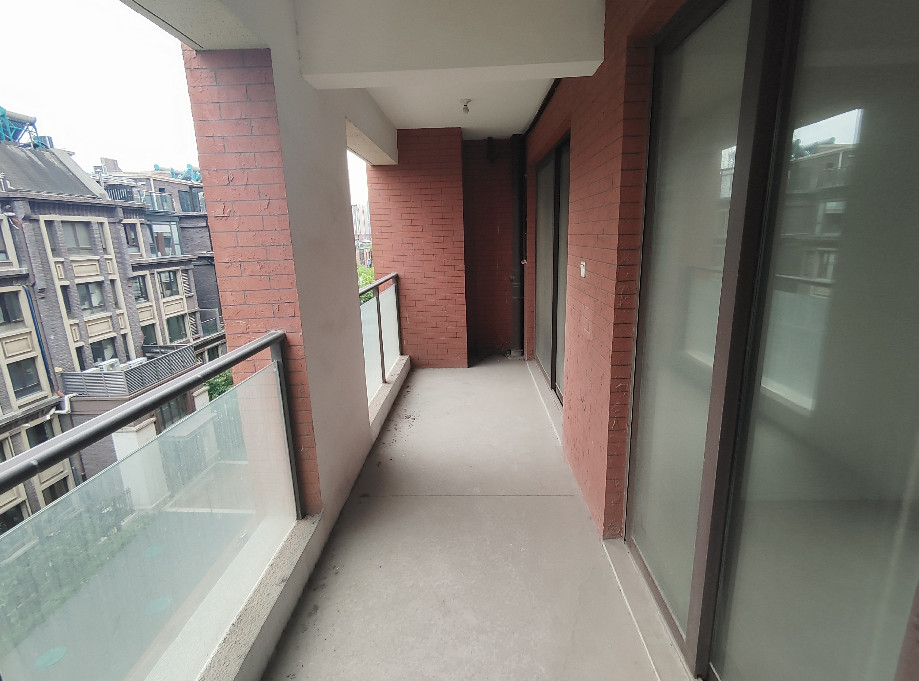 盛和九里香堤一期 3室2厅2卫 125.31m&sup2;