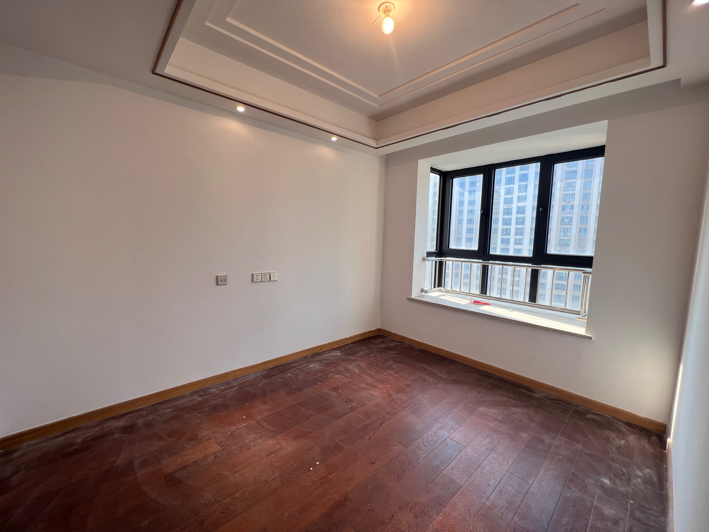中南世纪花城三期 3室2厅2卫 132m&sup2;