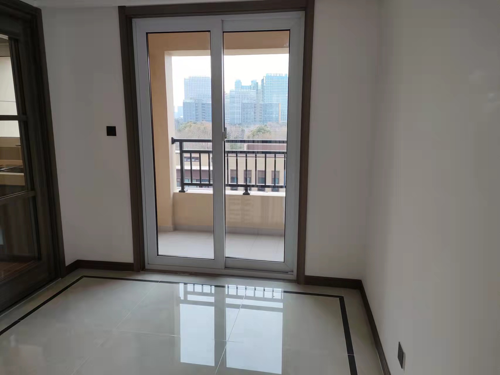 世茂云锦 4室2厅2卫 145m&sup2;