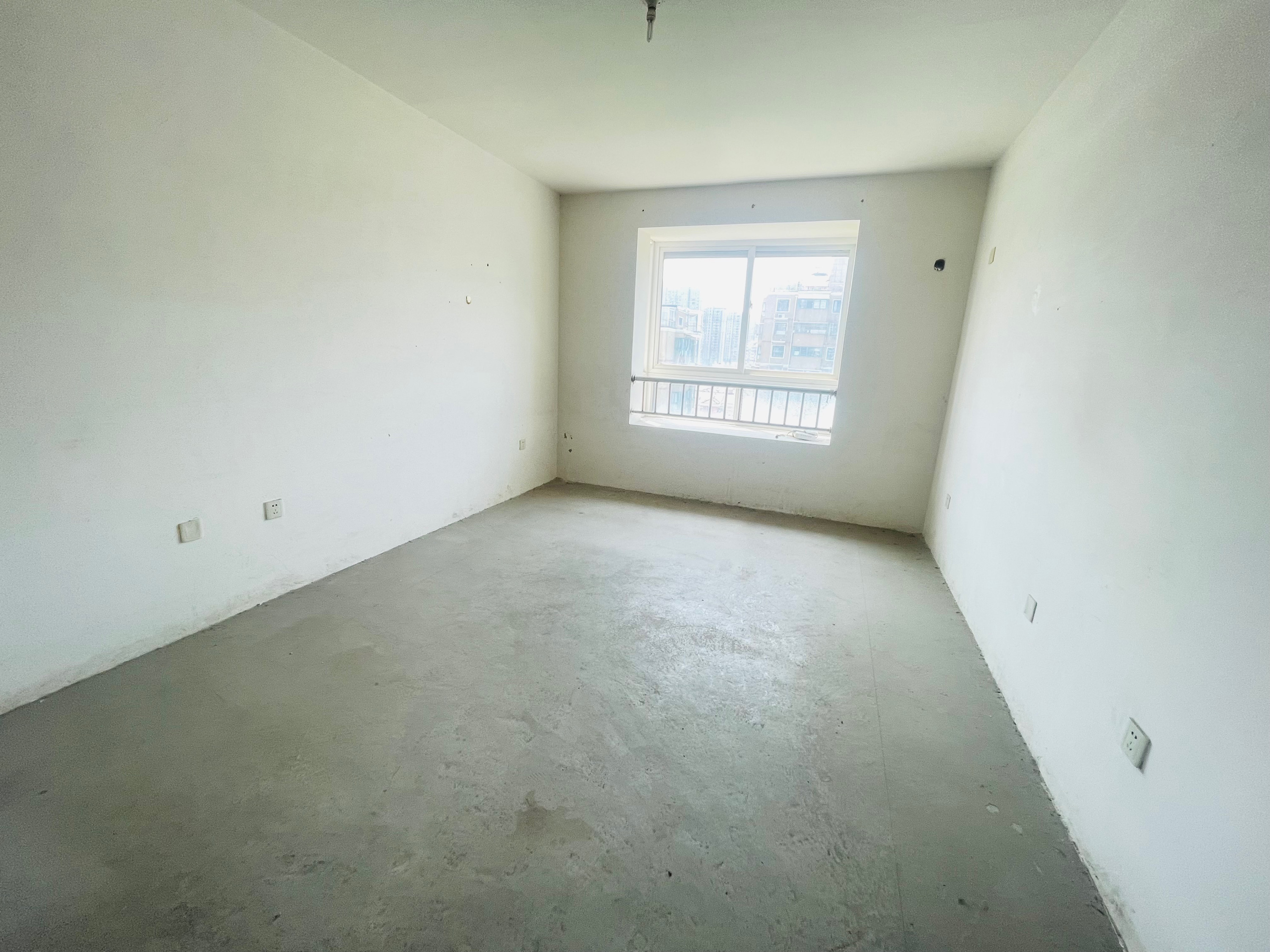 东晖花园 3室2厅2卫 147.14m&sup2;