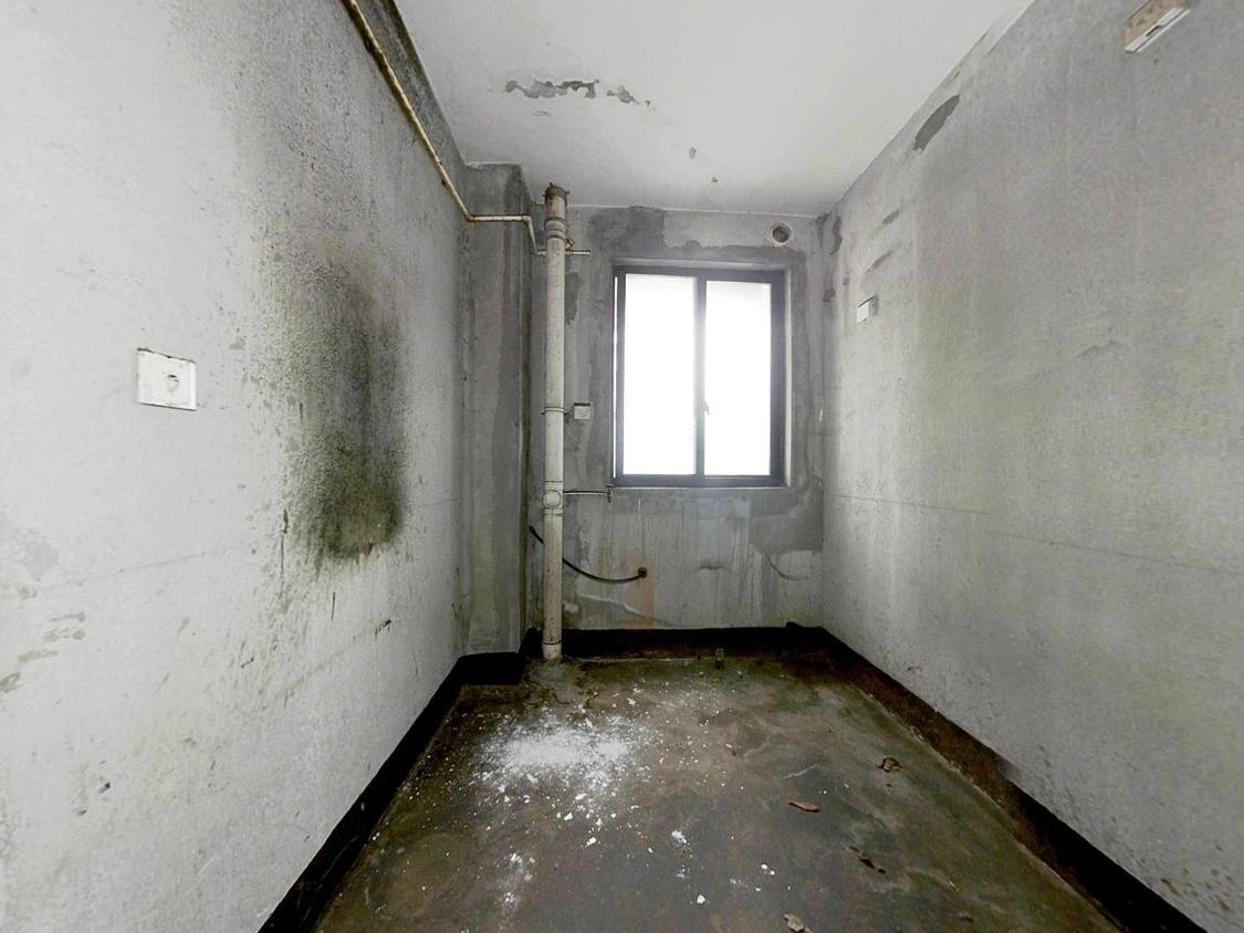 罗福宫 3室2厅1卫 122m&sup2;