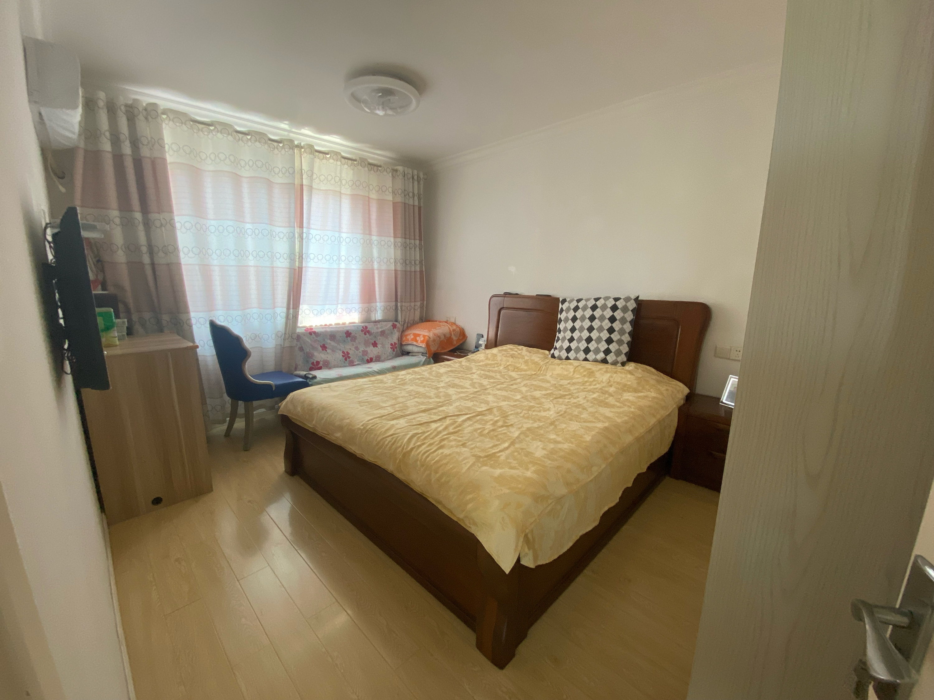 易家桥新村 1室2厅1卫 60m&sup2;