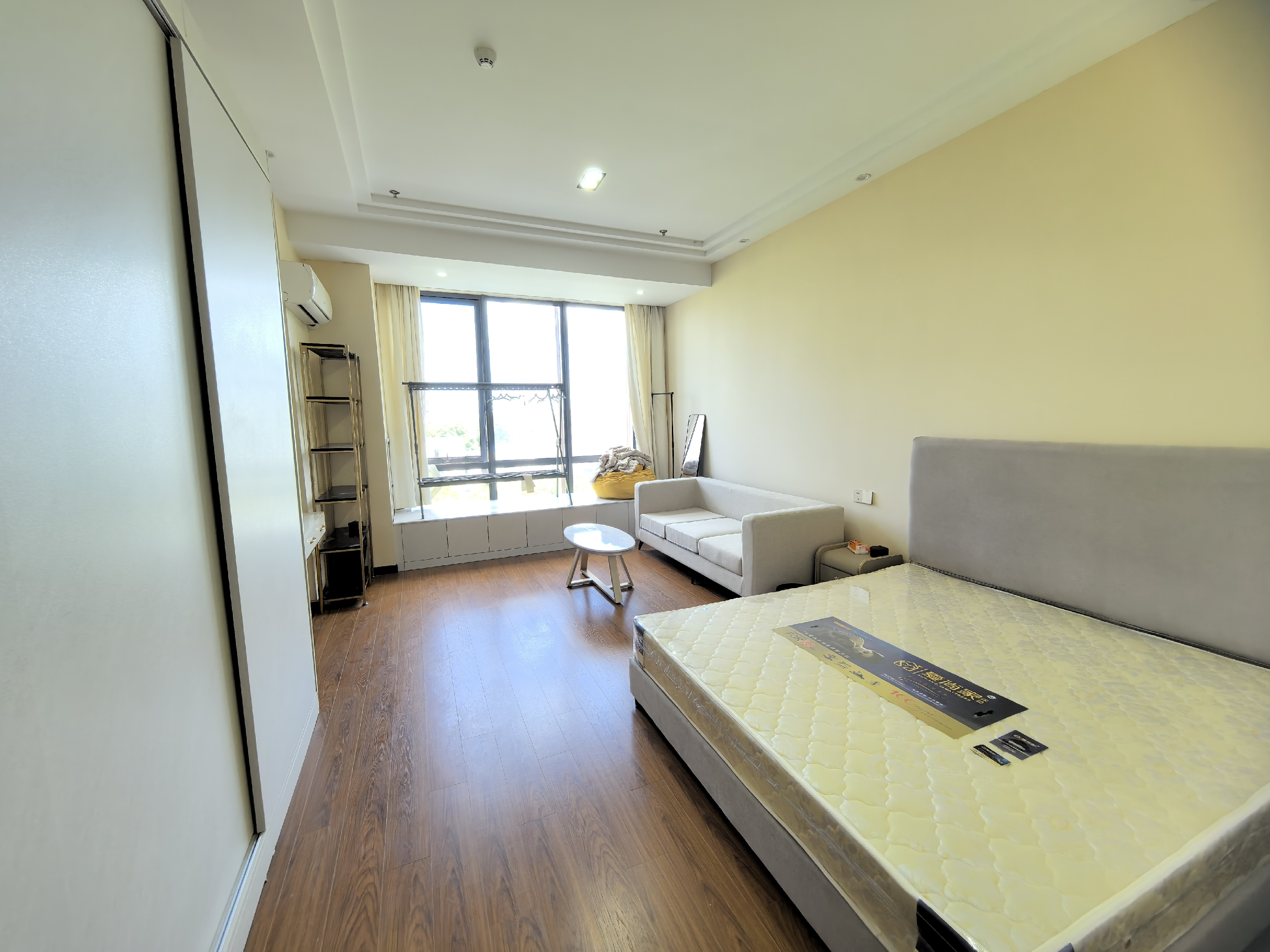 圆融堤调 1室1厅1卫 58m&sup2;