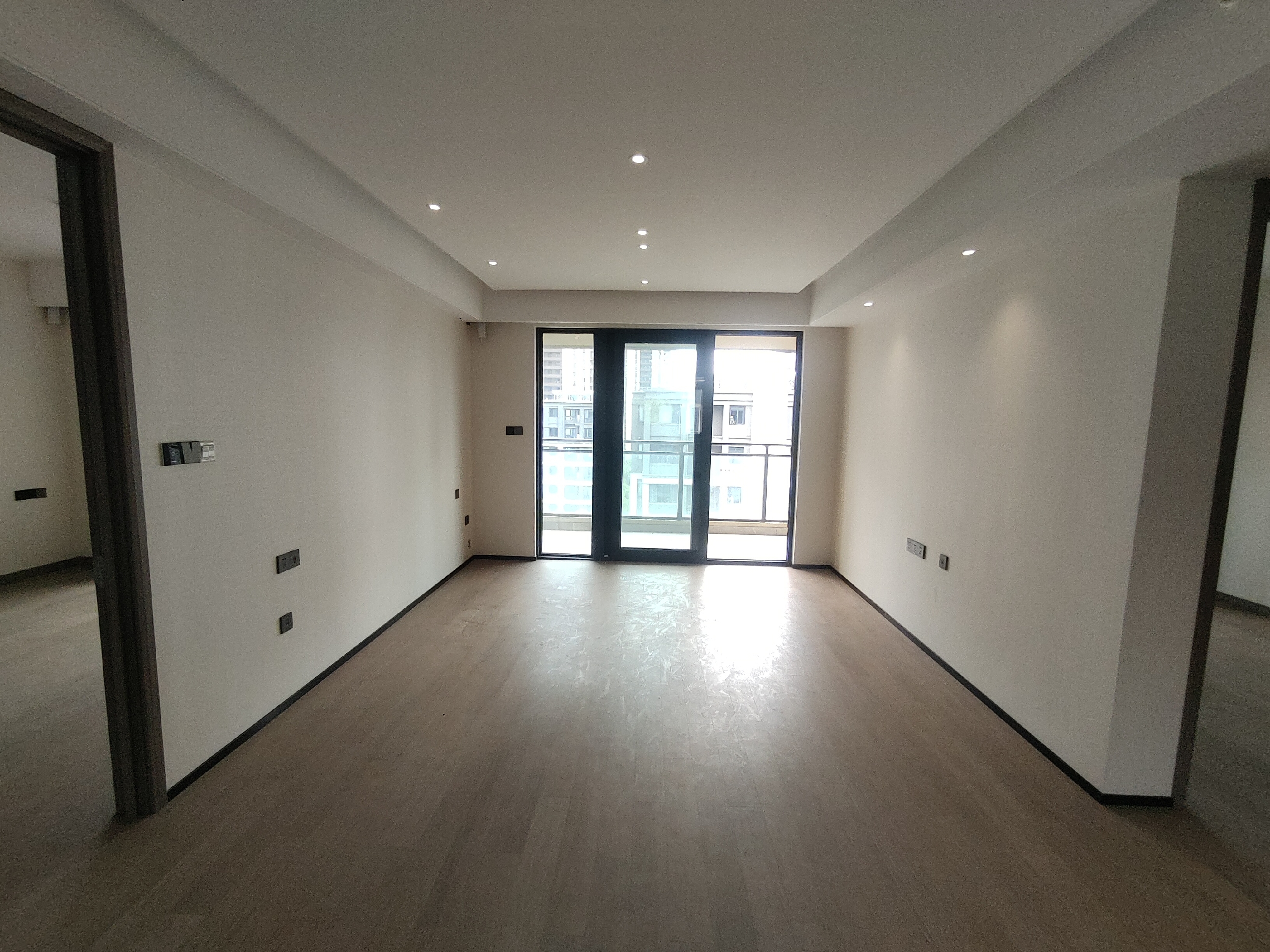 万科翡翠公园 3室2厅2卫 105.00m&sup2;