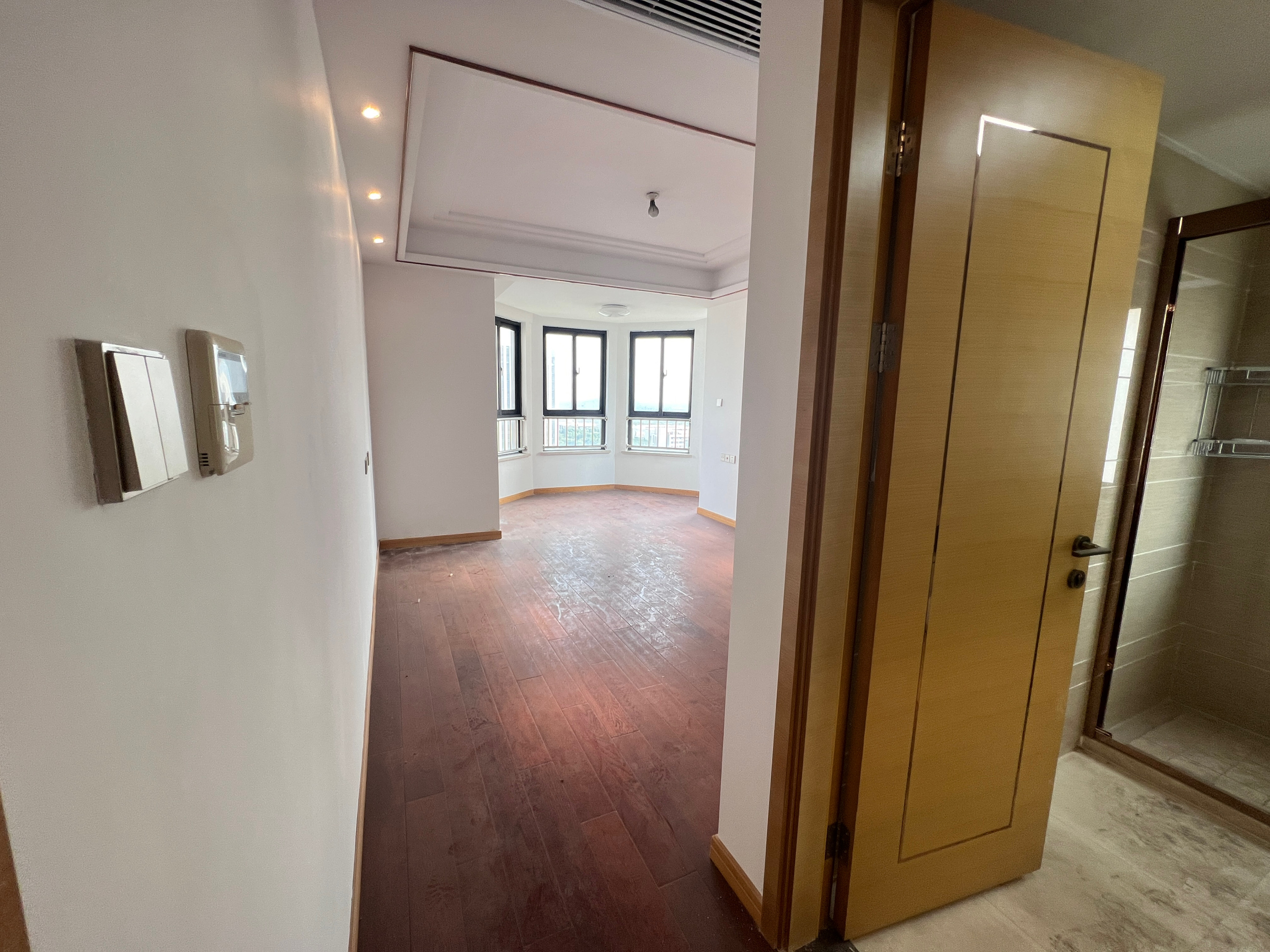 中南世纪花城三期 3室2厅2卫 132m&sup2;