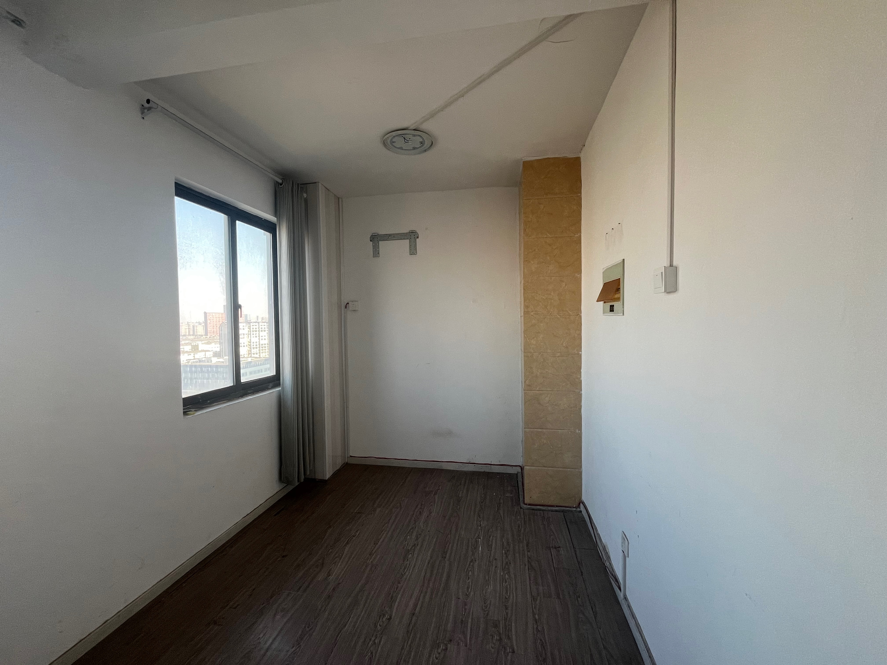 意邦绿墅湾 6室1厅2卫 141.81m²