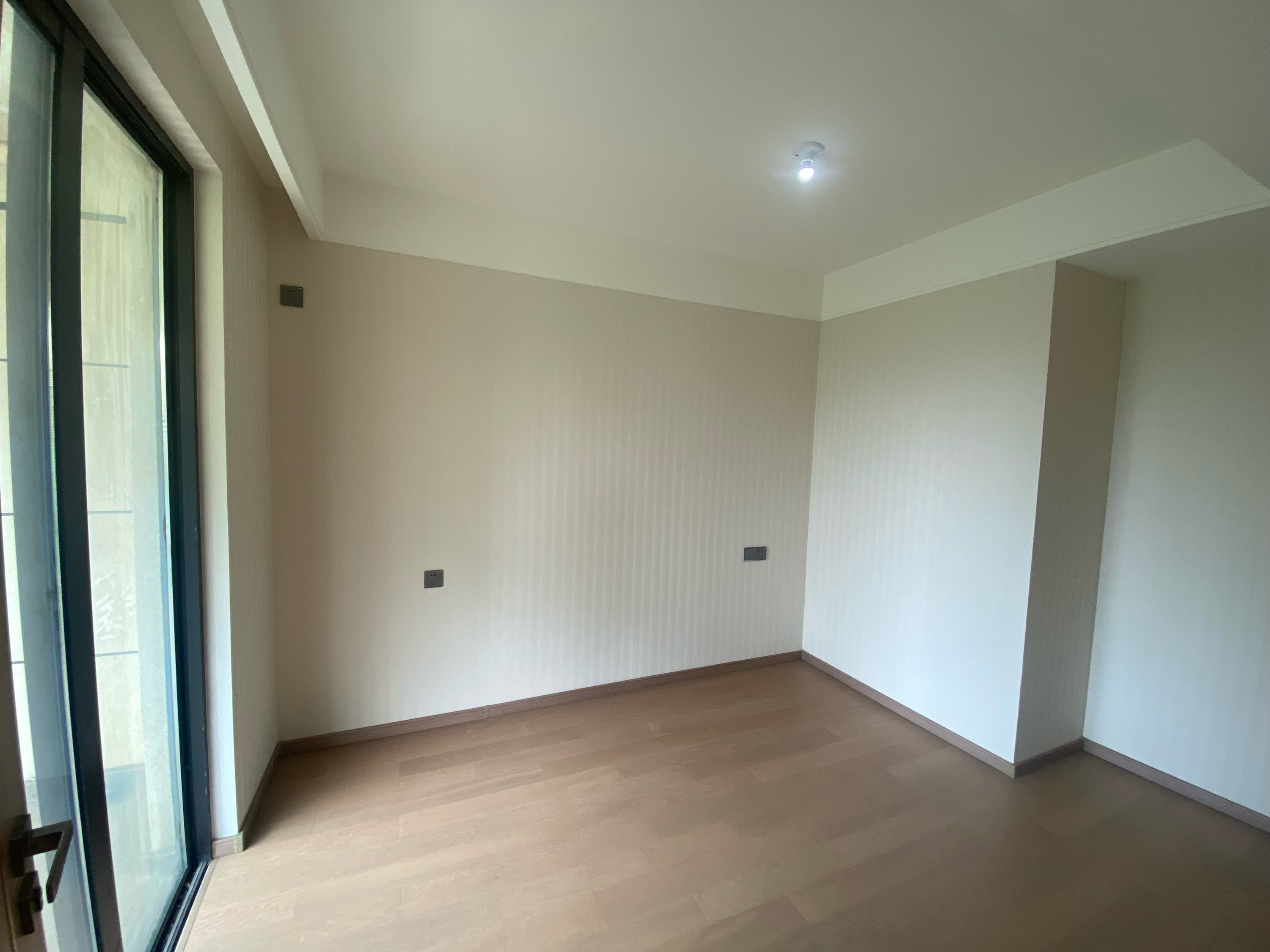 龙湖天宸源著 3室2厅2卫 116.8m&sup2;