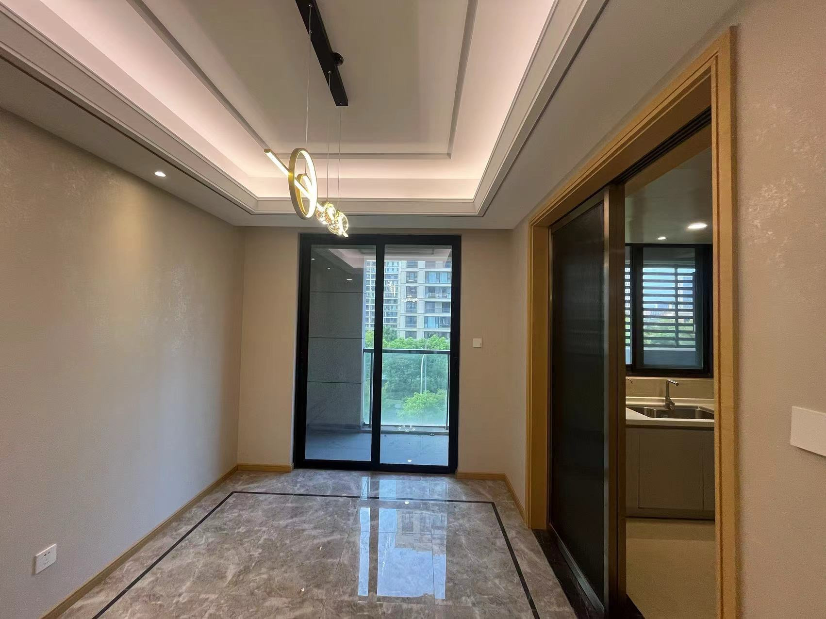 绿城蘭园 4室2厅2卫 143m&sup2;