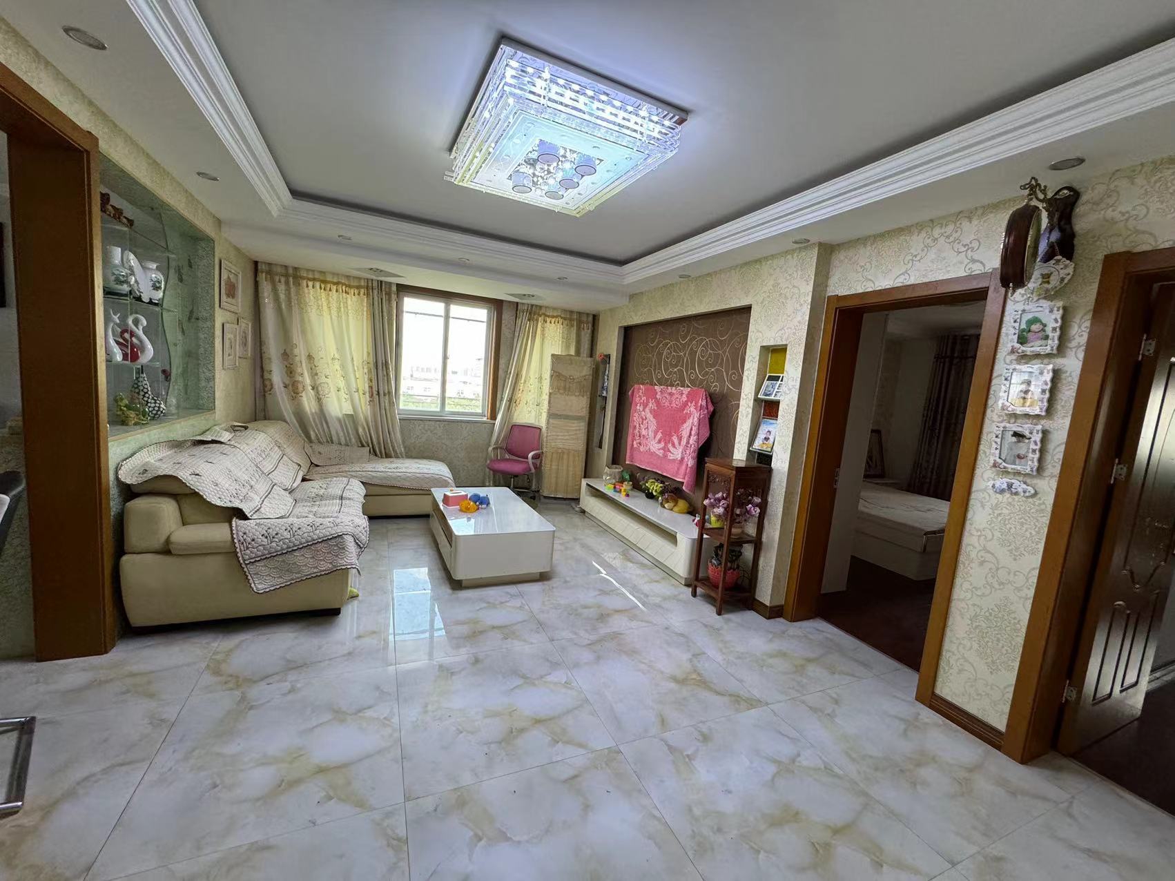 新港花苑 2室2厅1卫 98m²