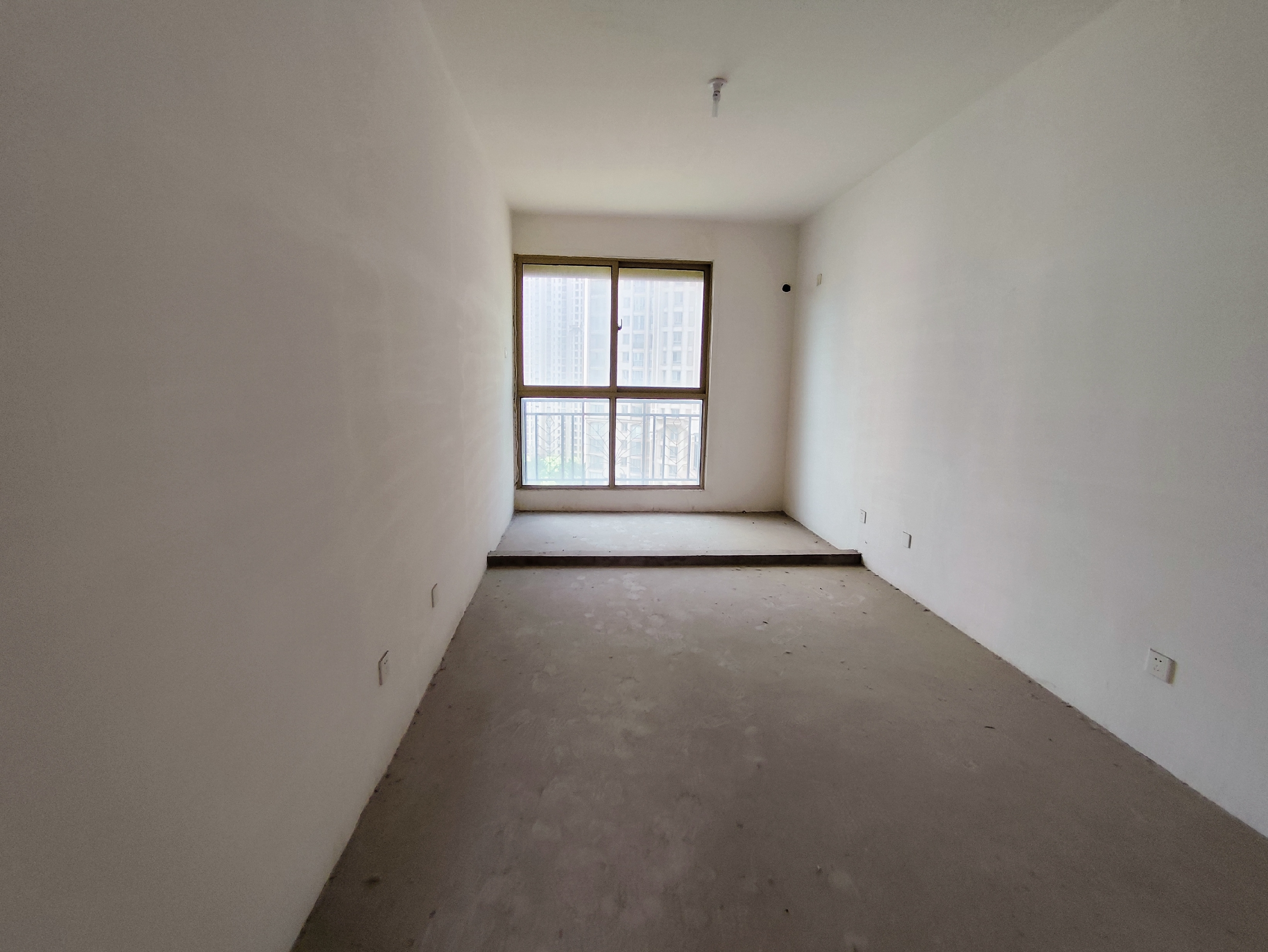 中南世纪花城一期 3室2厅2卫 135.48m&sup2;