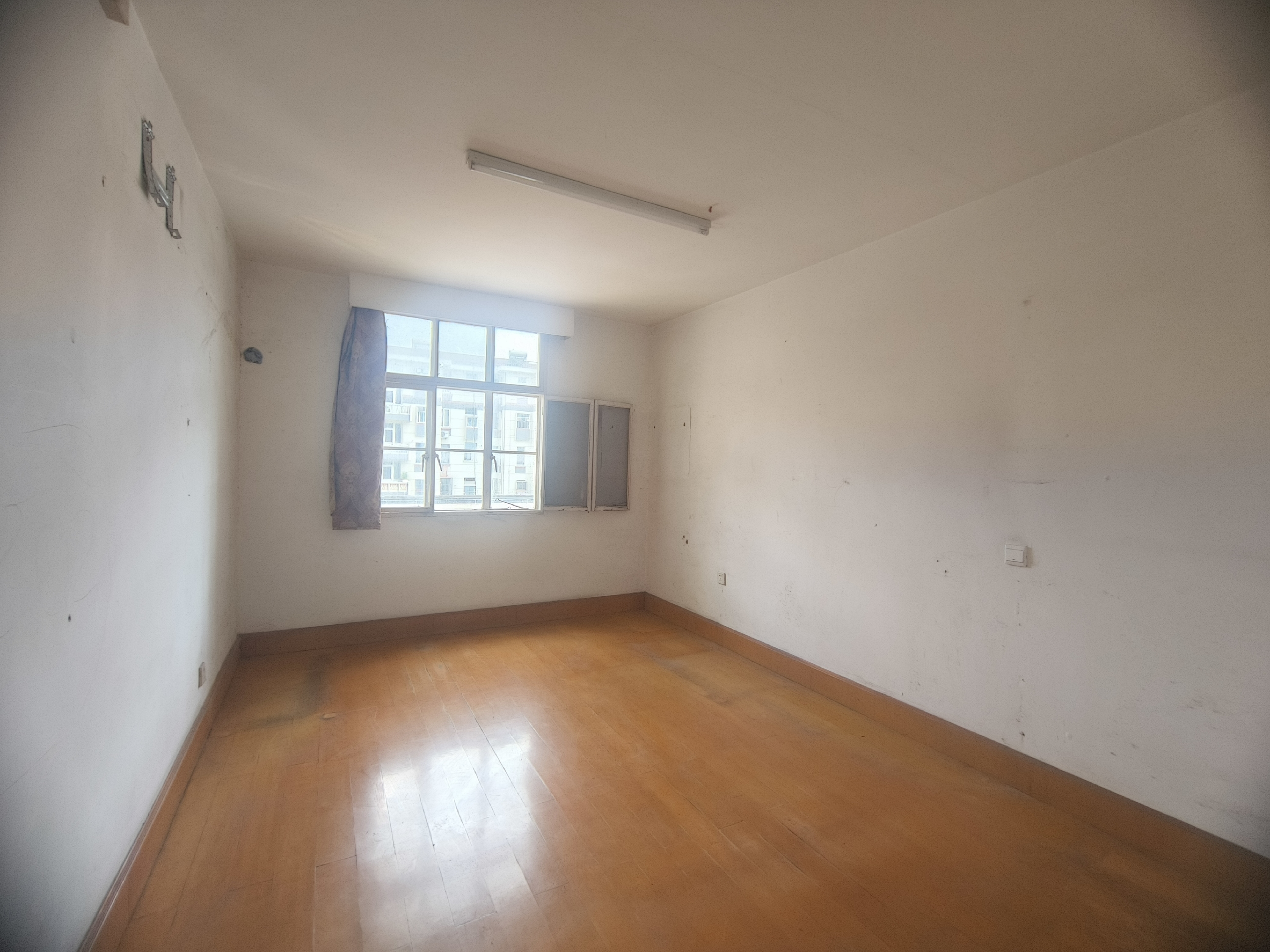 易家桥新村 2室1厅1卫 62.5m&sup2;