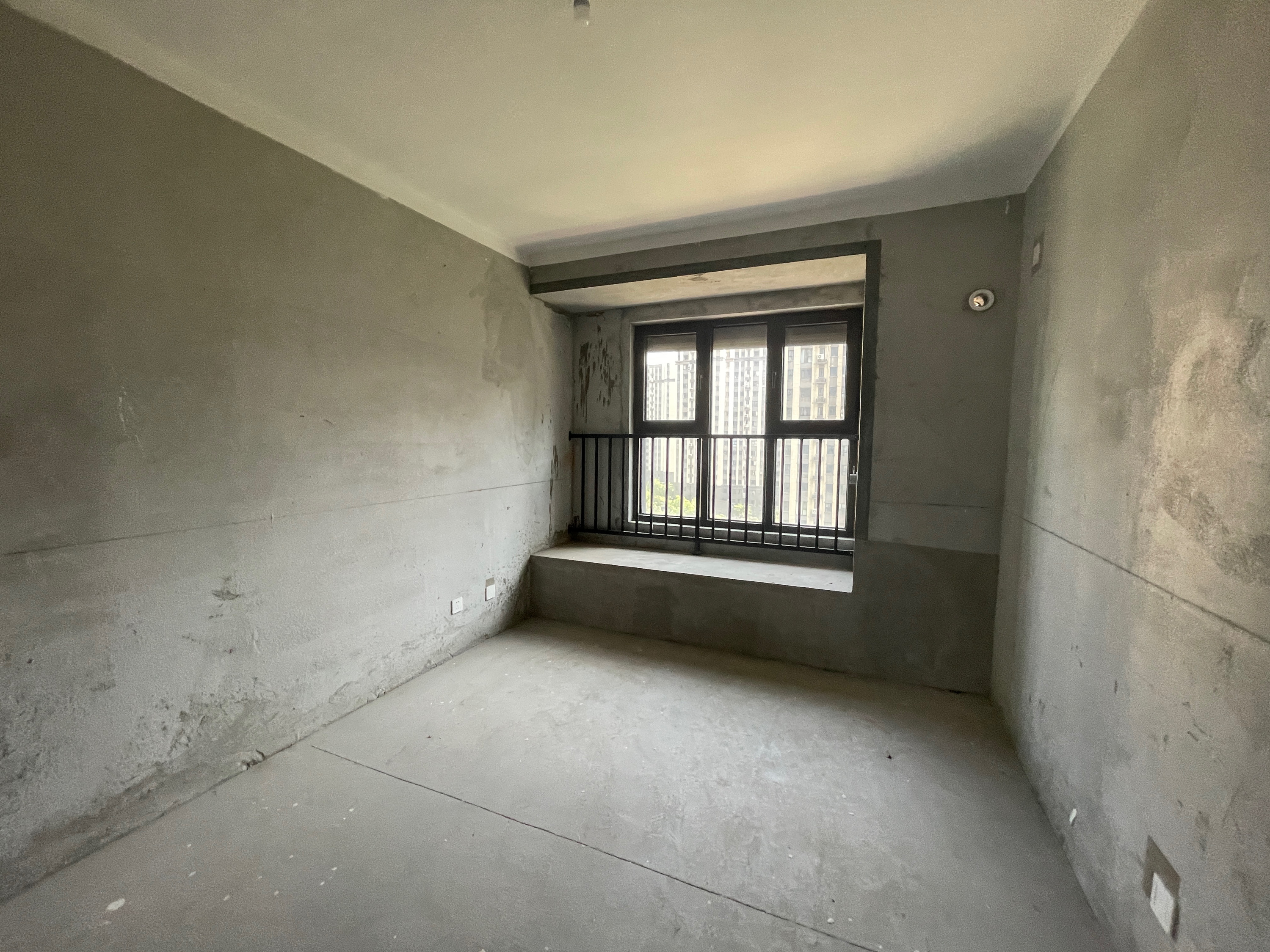 观澜台 3室2厅1卫 102m&sup2;
