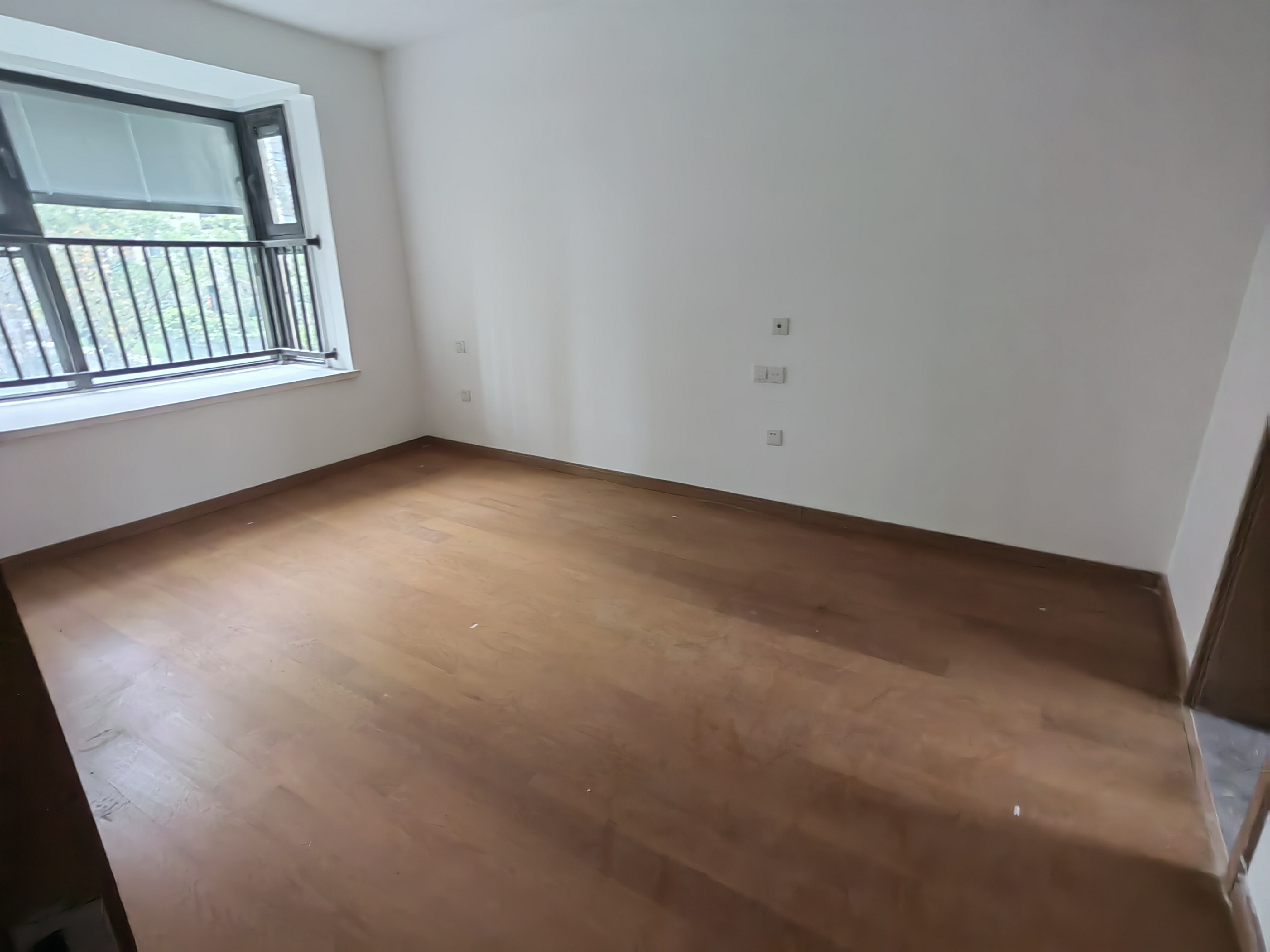 绿地新里城 3室2厅2卫 115m&sup2;