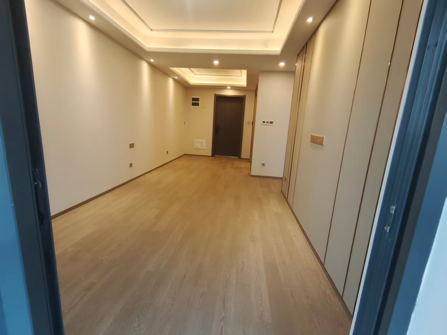炜赋龙腾华府 3室2厅1卫 103m&sup2;