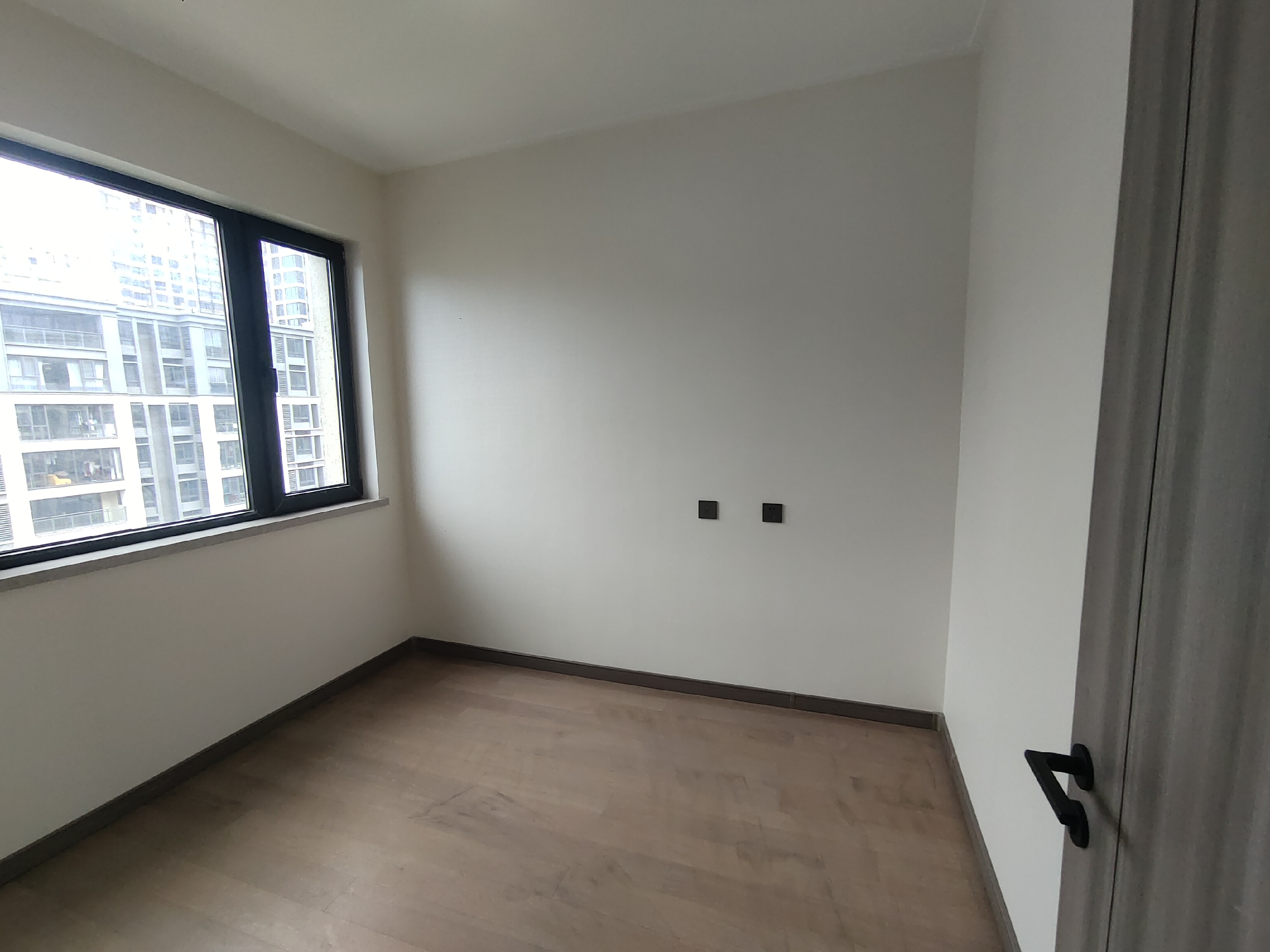 万科翡翠公园 3室2厅2卫 105.00m&sup2;