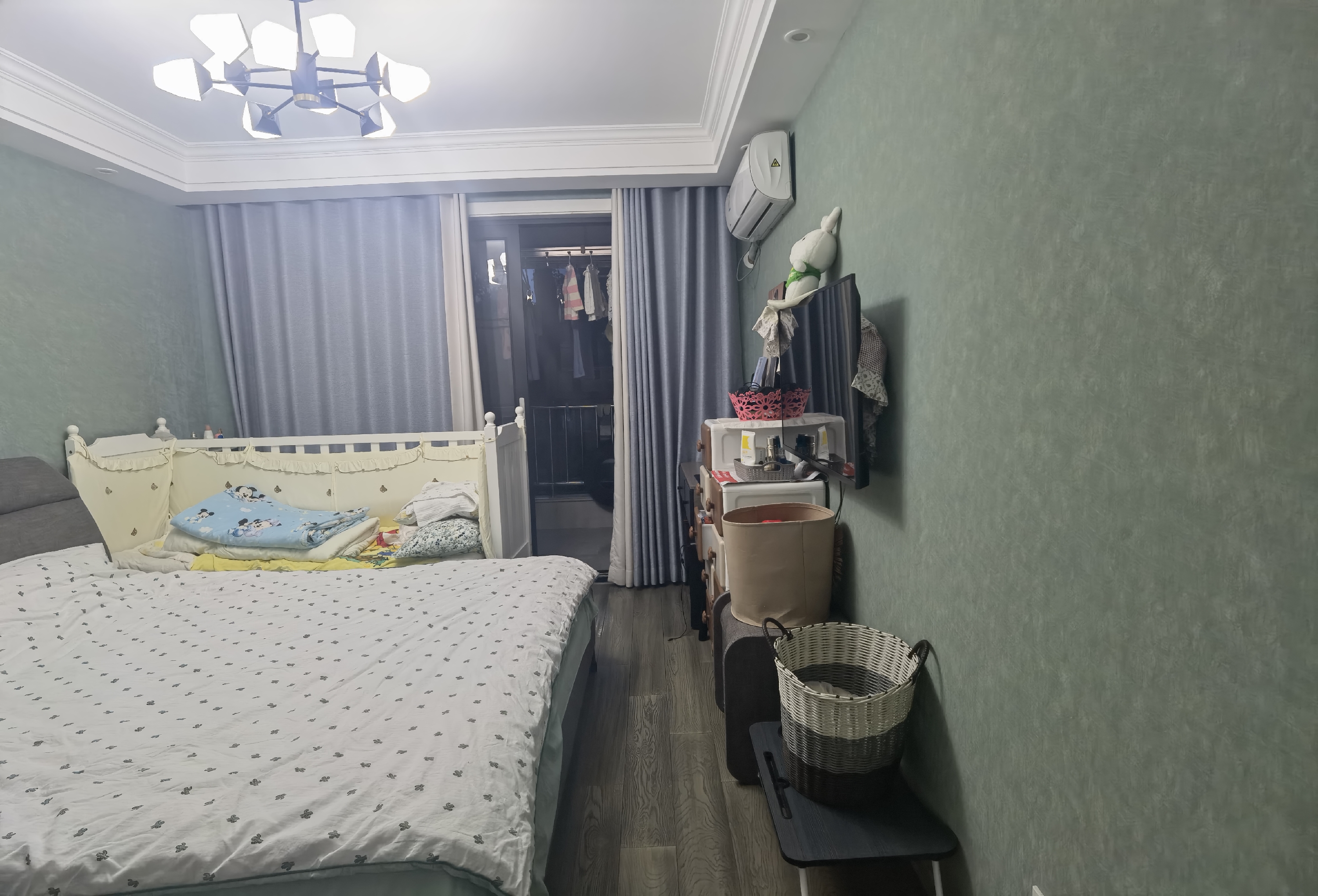 临江家园 3室2厅1卫 140m&sup2;
