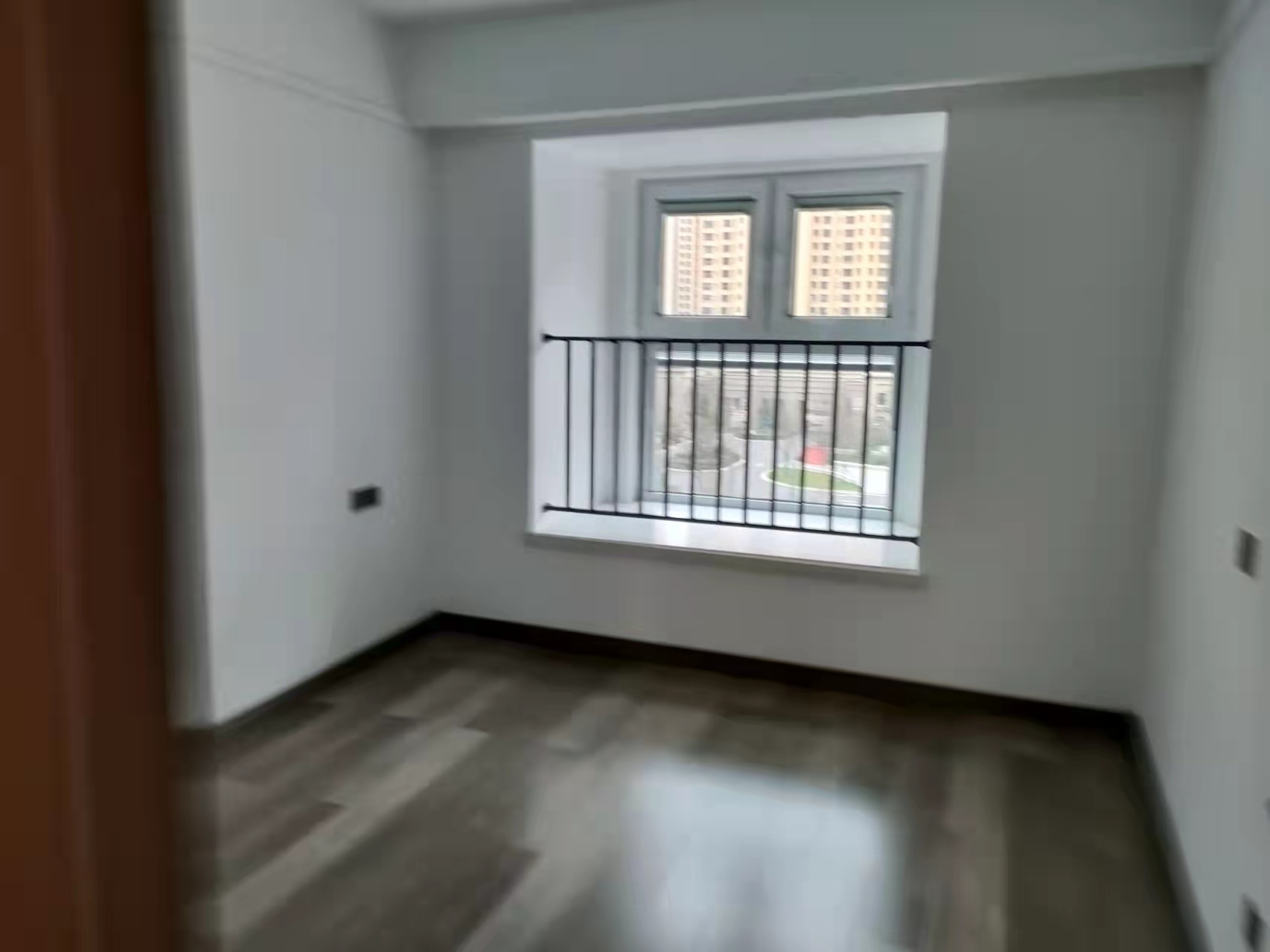 世茂云锦 4室2厅2卫 145m&sup2;
