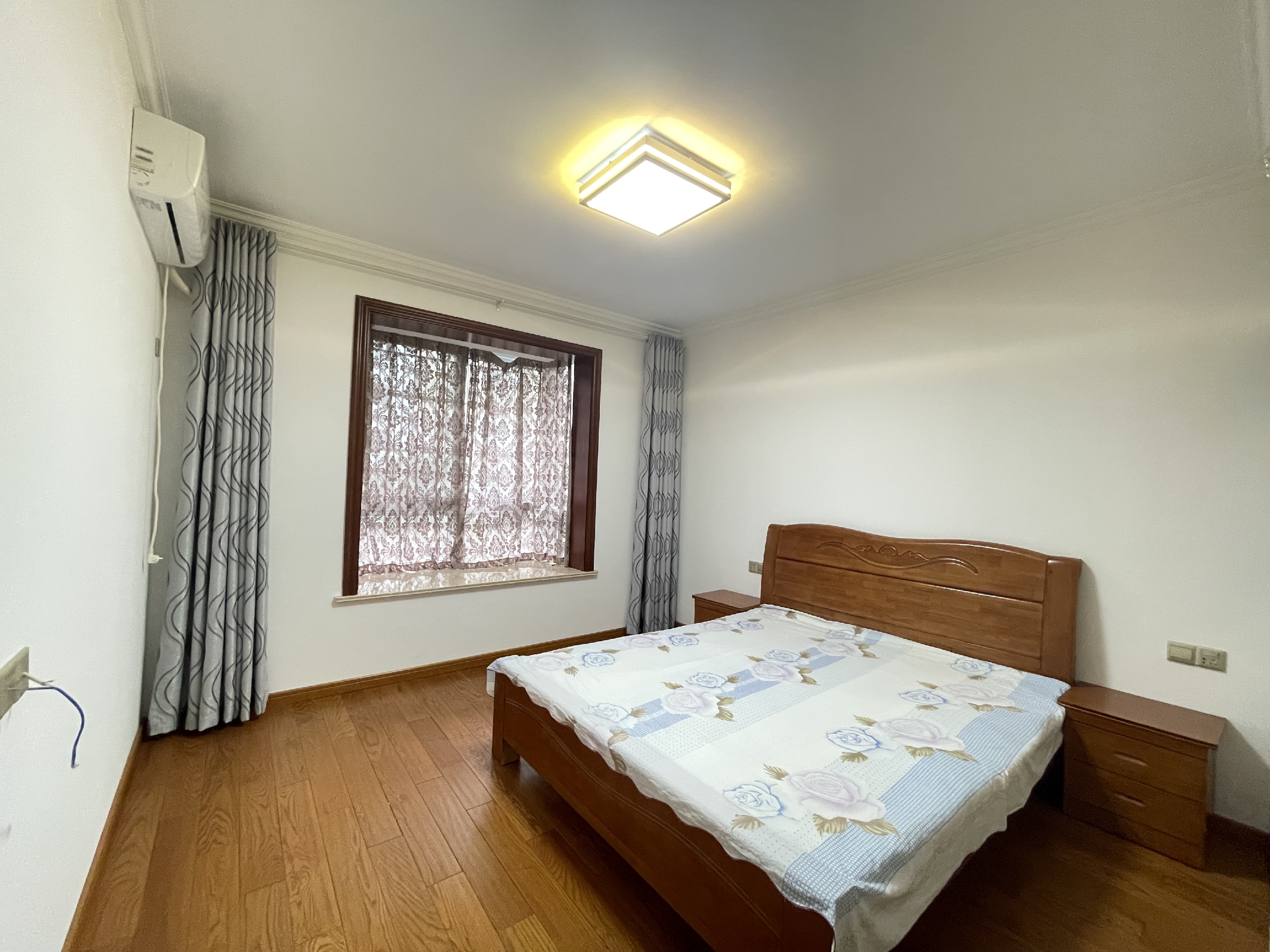 金霞东苑 3室2厅2卫 133.51m&sup2;