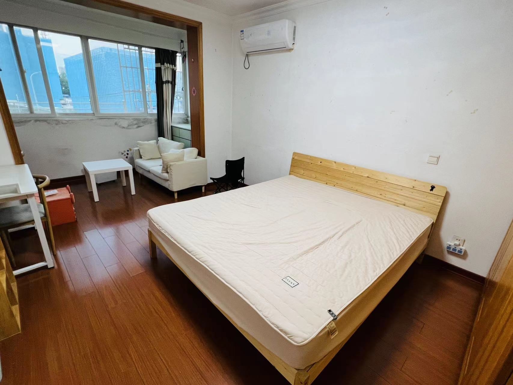 紫东花苑 1室1厅1卫 58m&sup2;