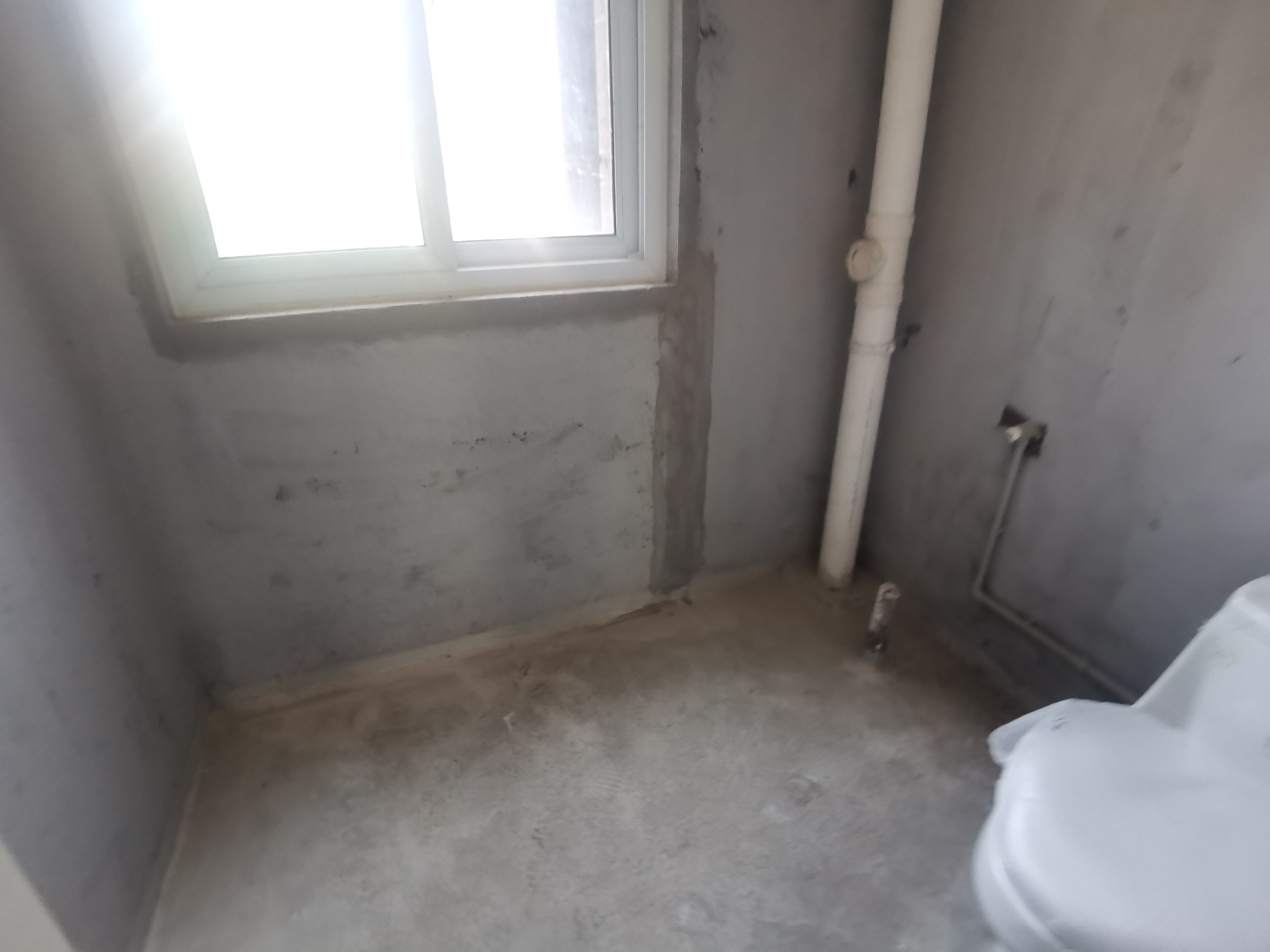 江畔花苑 3室2厅2卫 138m&sup2;