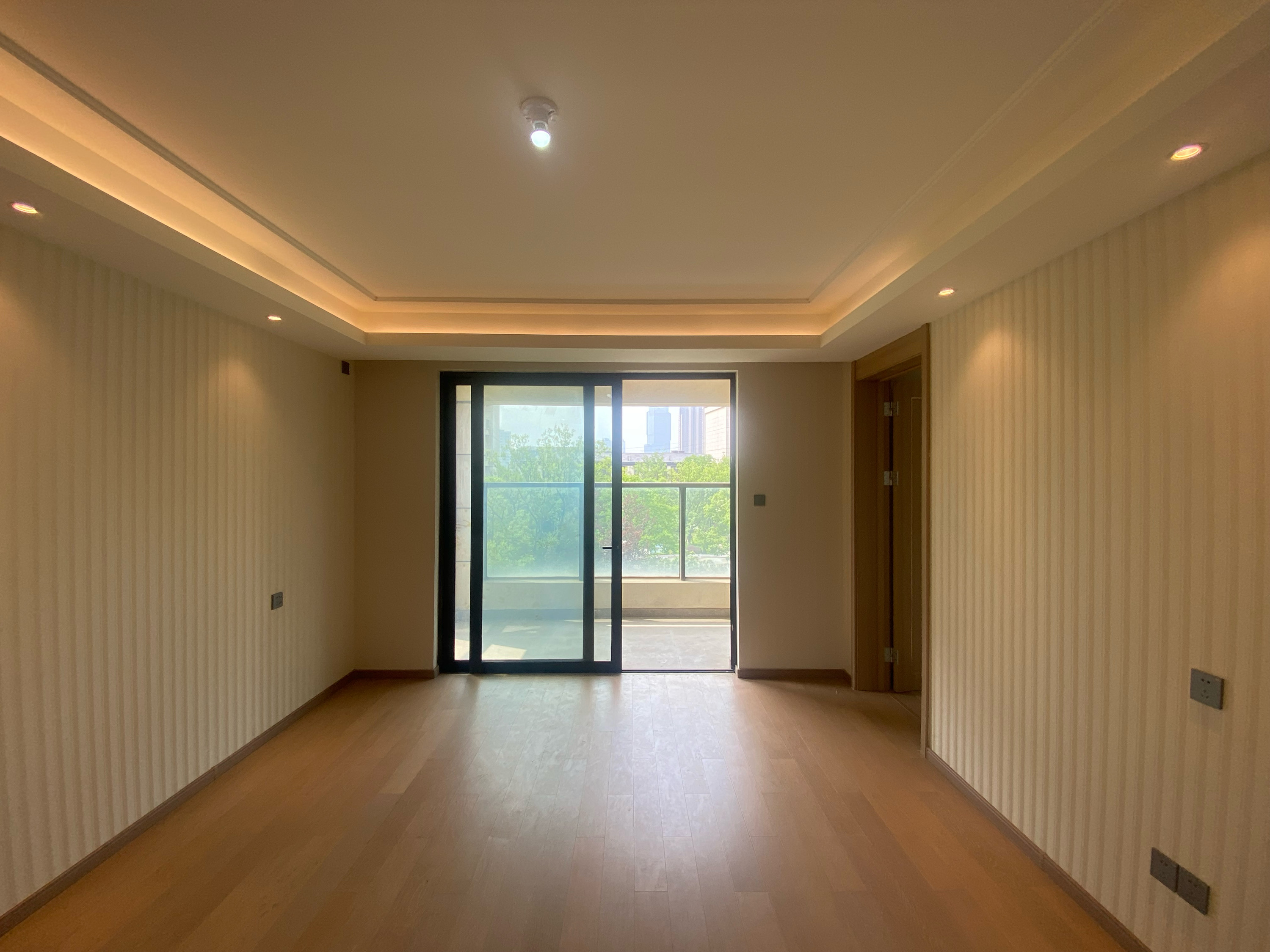 龙湖天宸源著 3室2厅2卫 116.8m&sup2;