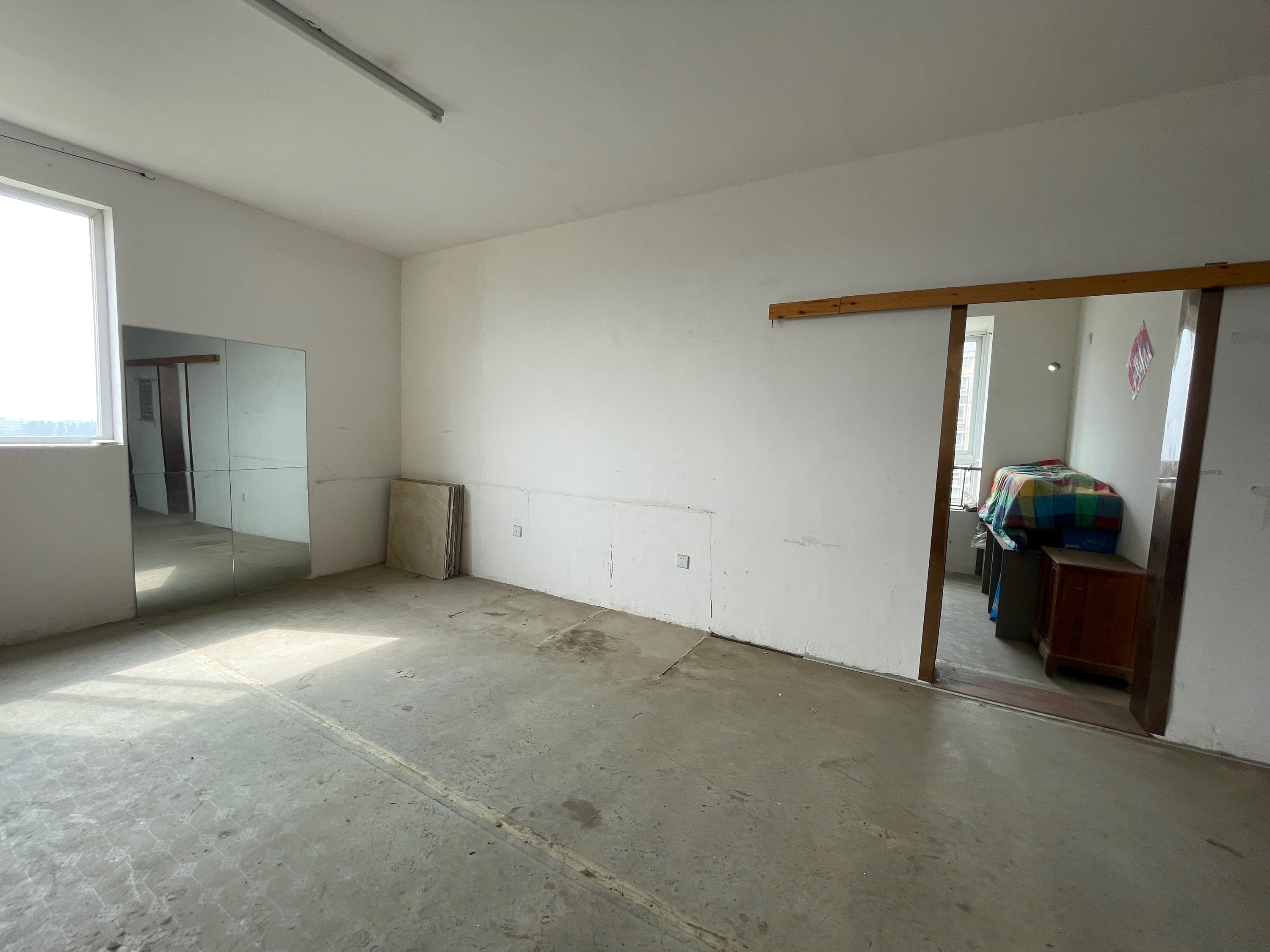 天霞苑 3室2厅1卫 108m&sup2;