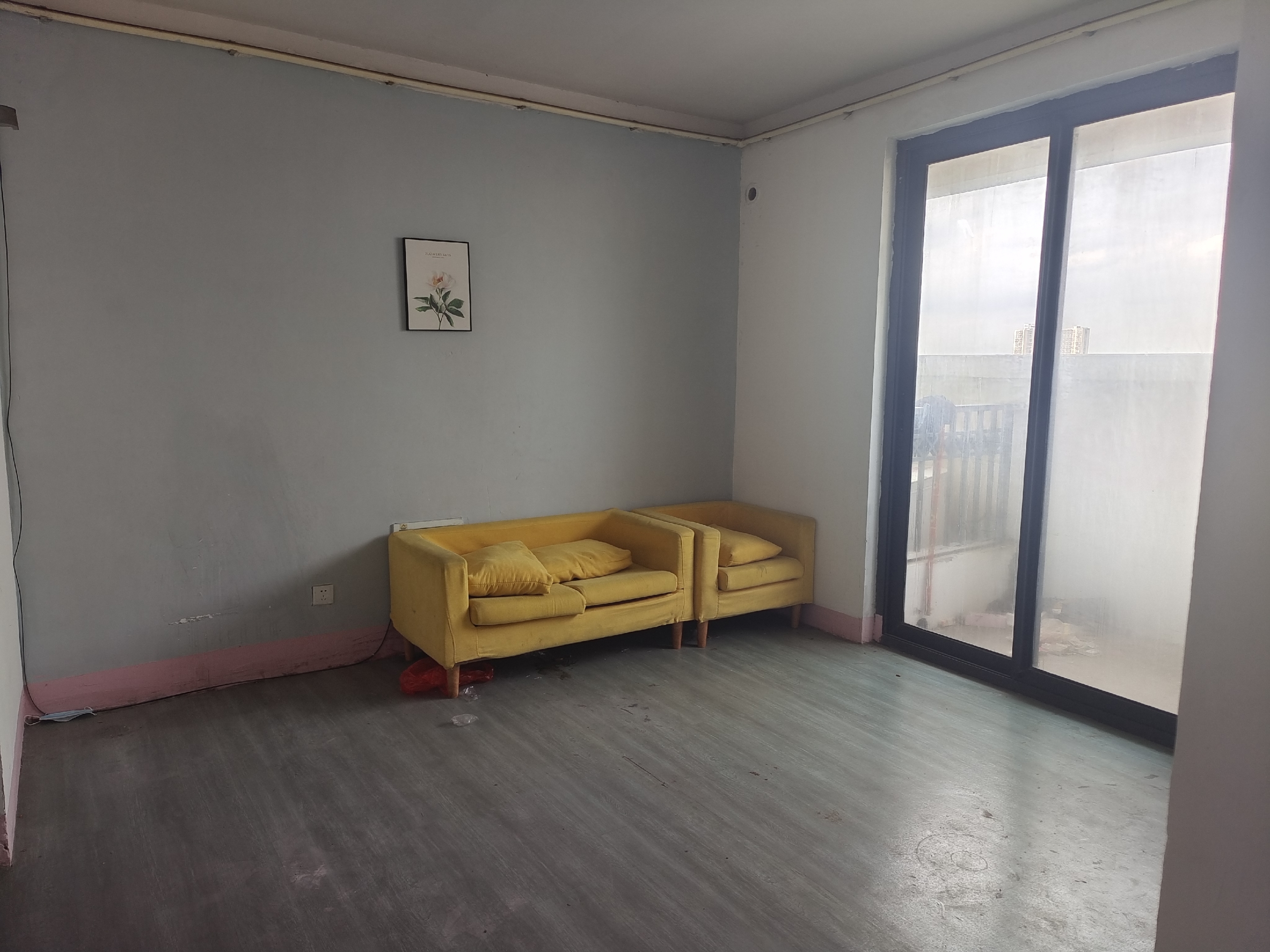 高迪晶城 2室2厅1卫 93m&sup2;