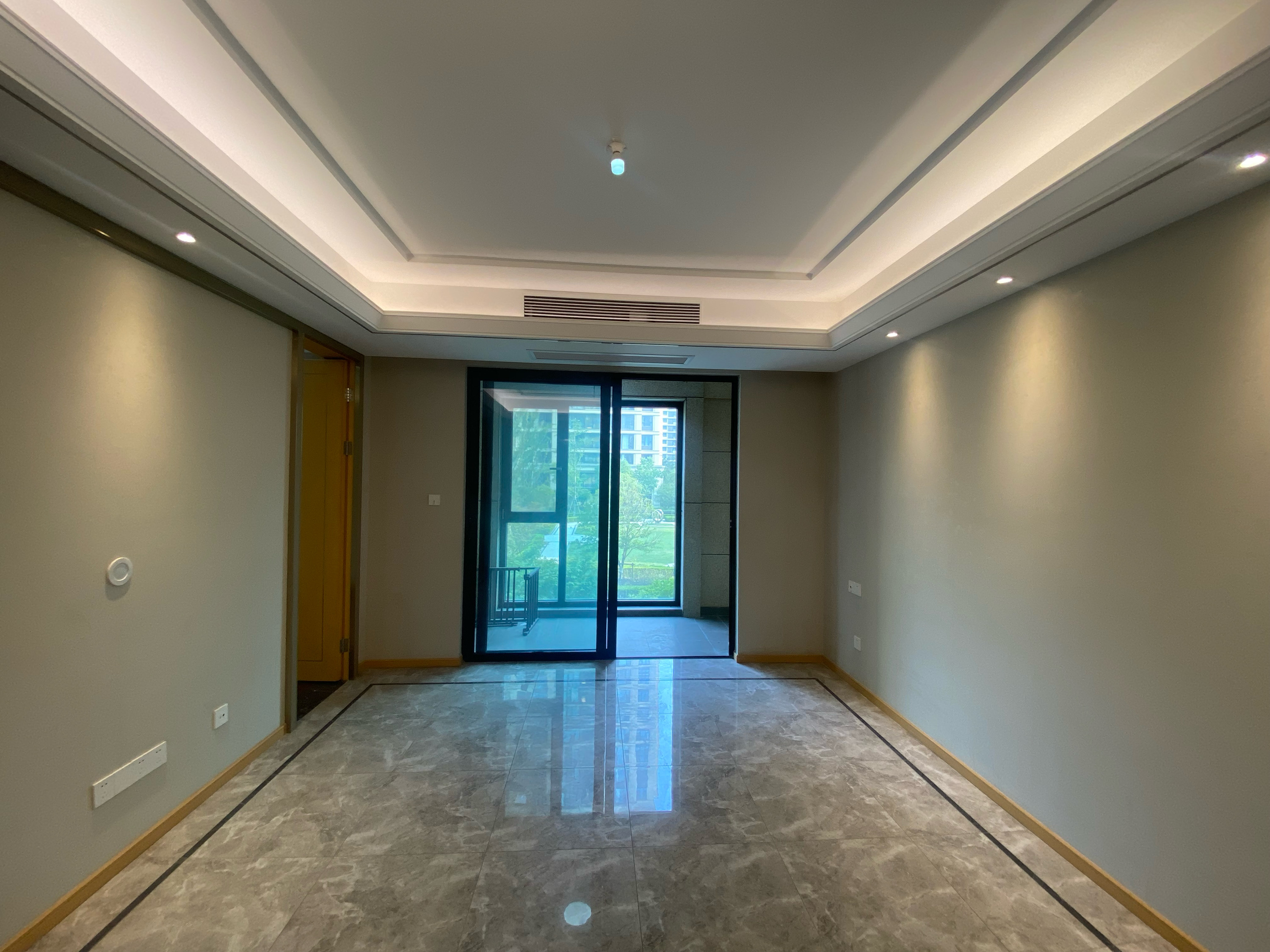 绿城蘭园 4室2厅2卫 143m&sup2;