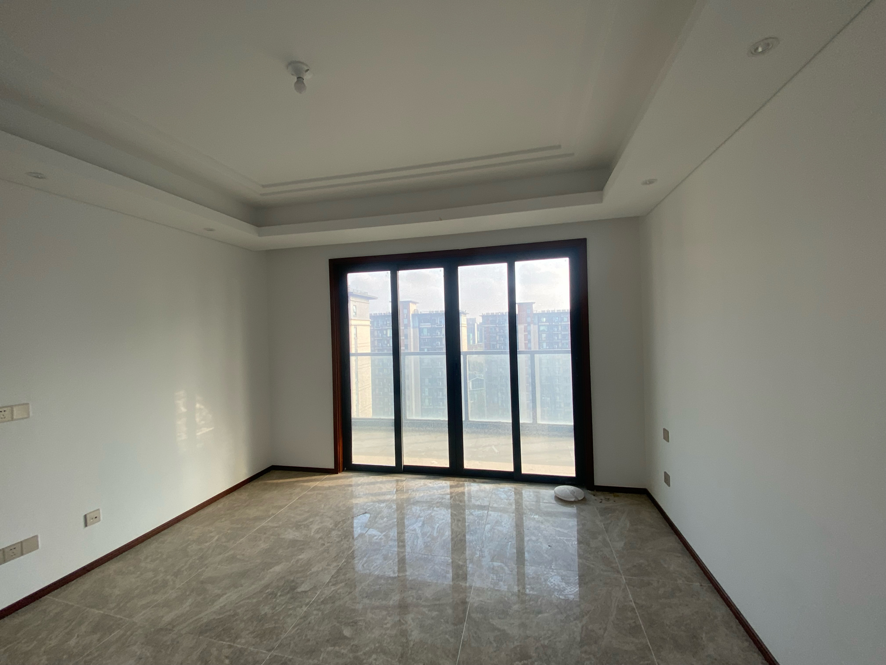春江阅 4室2厅2卫 142m&sup2;